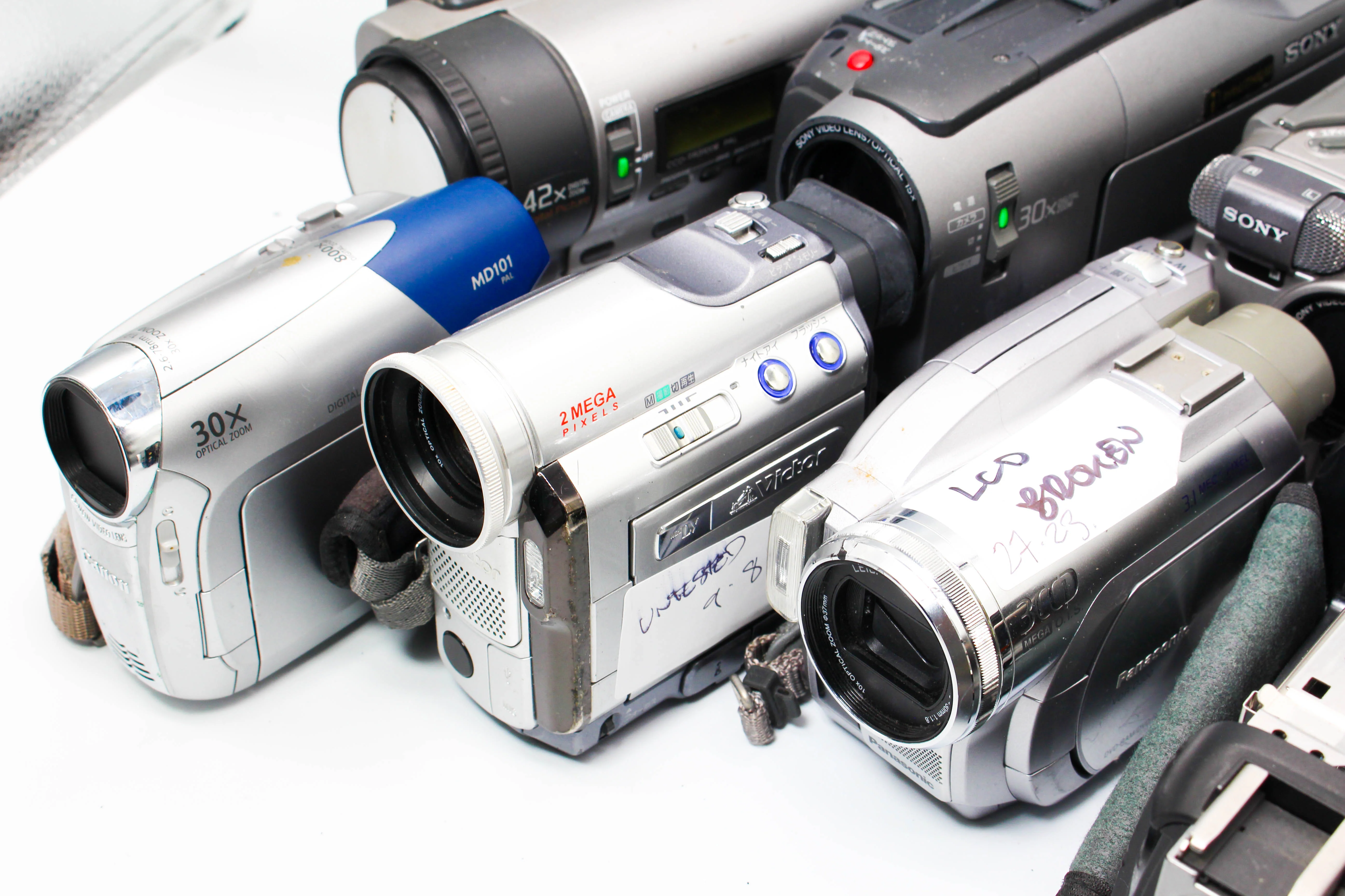 Assorted Faulty Sony Video8 Hi8 Video Handycam Camcorder Cameras Inc. Sony DCR-TRV310 CCD-TR3100 - Image 3