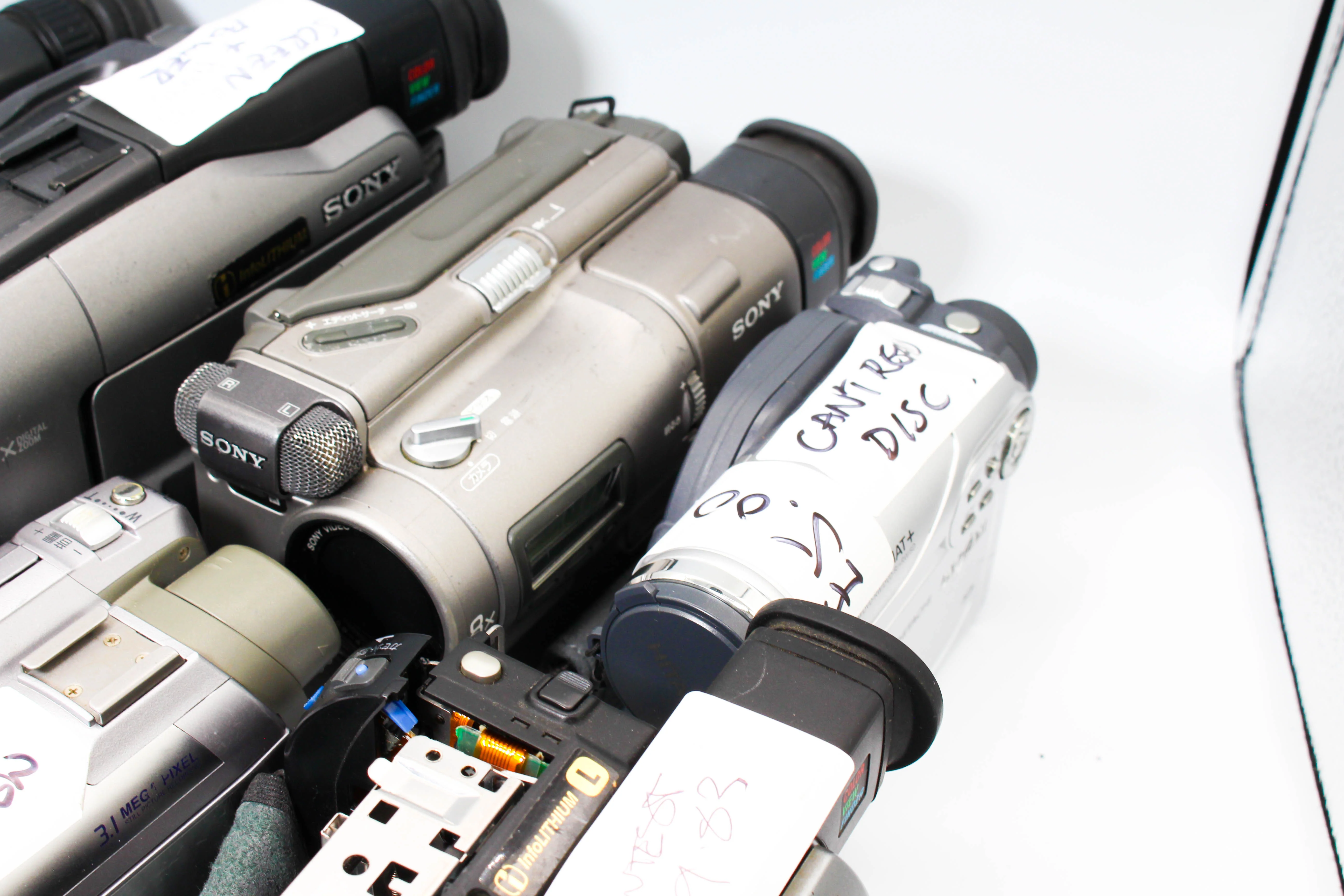 Assorted Faulty Sony Video8 Hi8 Video Handycam Camcorder Cameras Inc. Sony DCR-TRV310 CCD-TR3100 - Image 5
