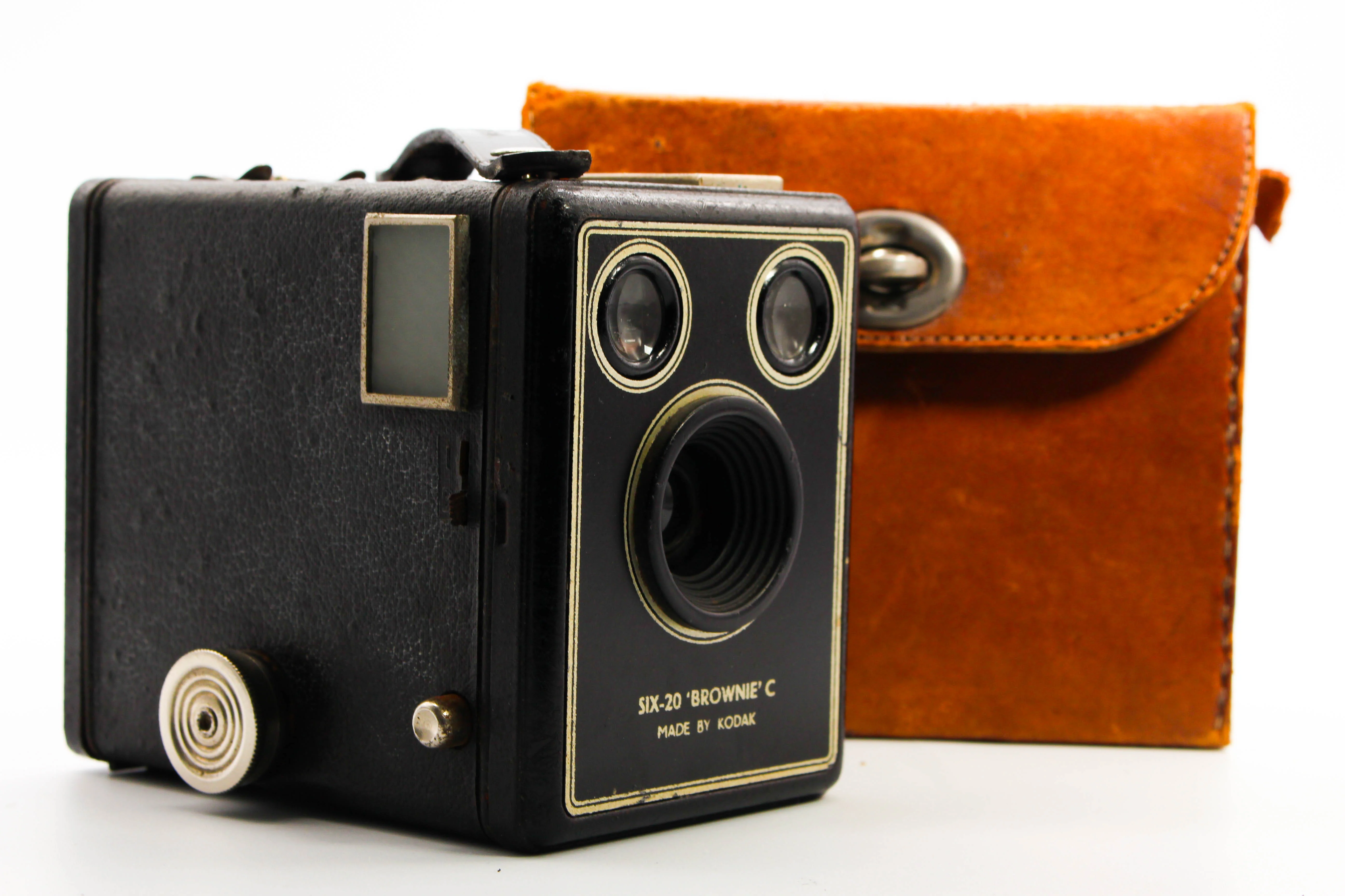 Kodak Six-20 'Brownie' C 620 Film Vintage Mechanical Film Camera - Tested Bundle - Image 2
