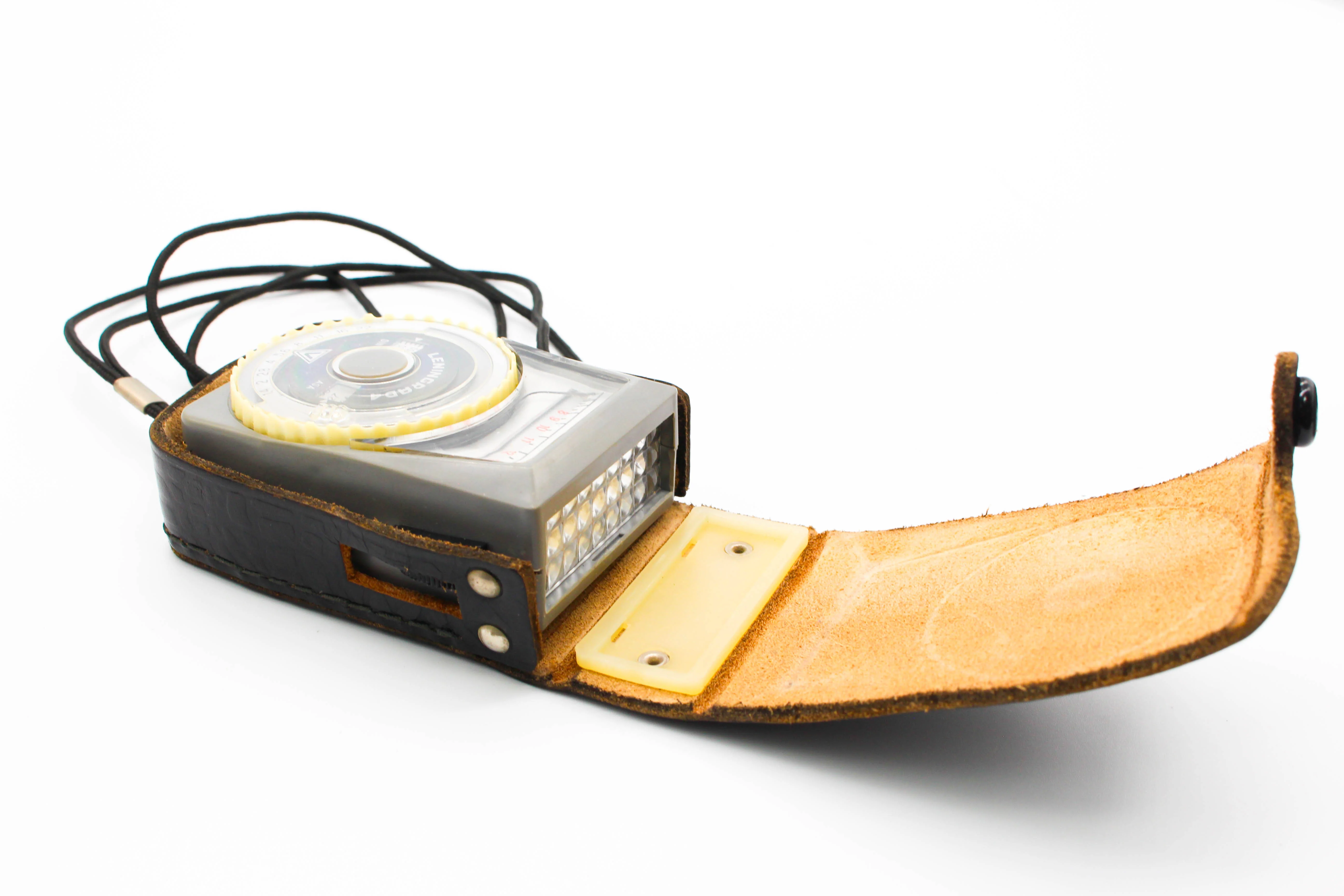 Leningrad 4 Vintage Soviet Light/Exposure Meter With Original Leather Case  - Tested Excellent - Image 2