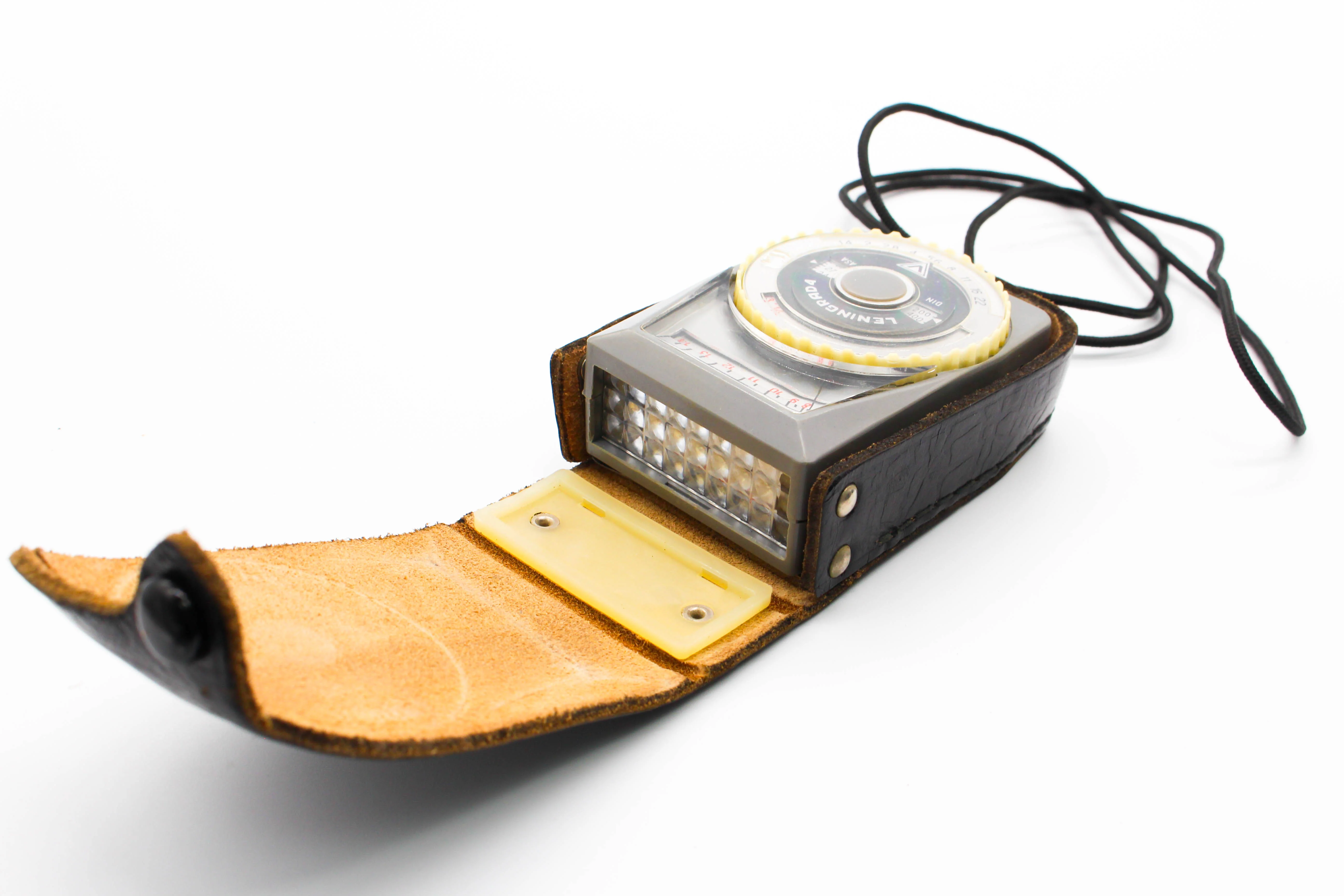 Leningrad 4 Vintage Soviet Light/Exposure Meter With Original Leather Case  - Tested Excellent - Image 3