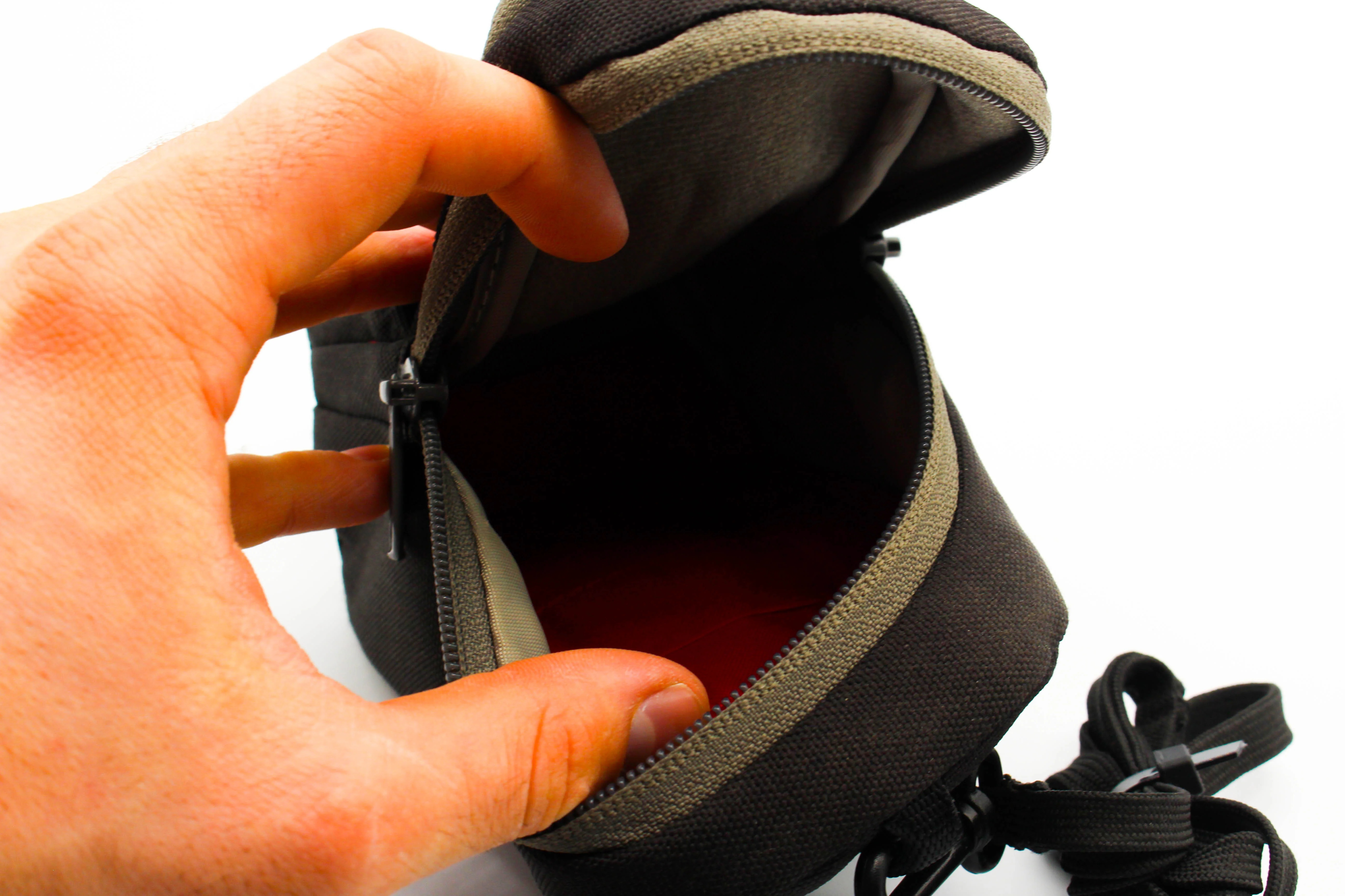 Lowepro Small Camera Carry Pouch Bag For Digicam Camera Black Grey - Excellent - Image 2