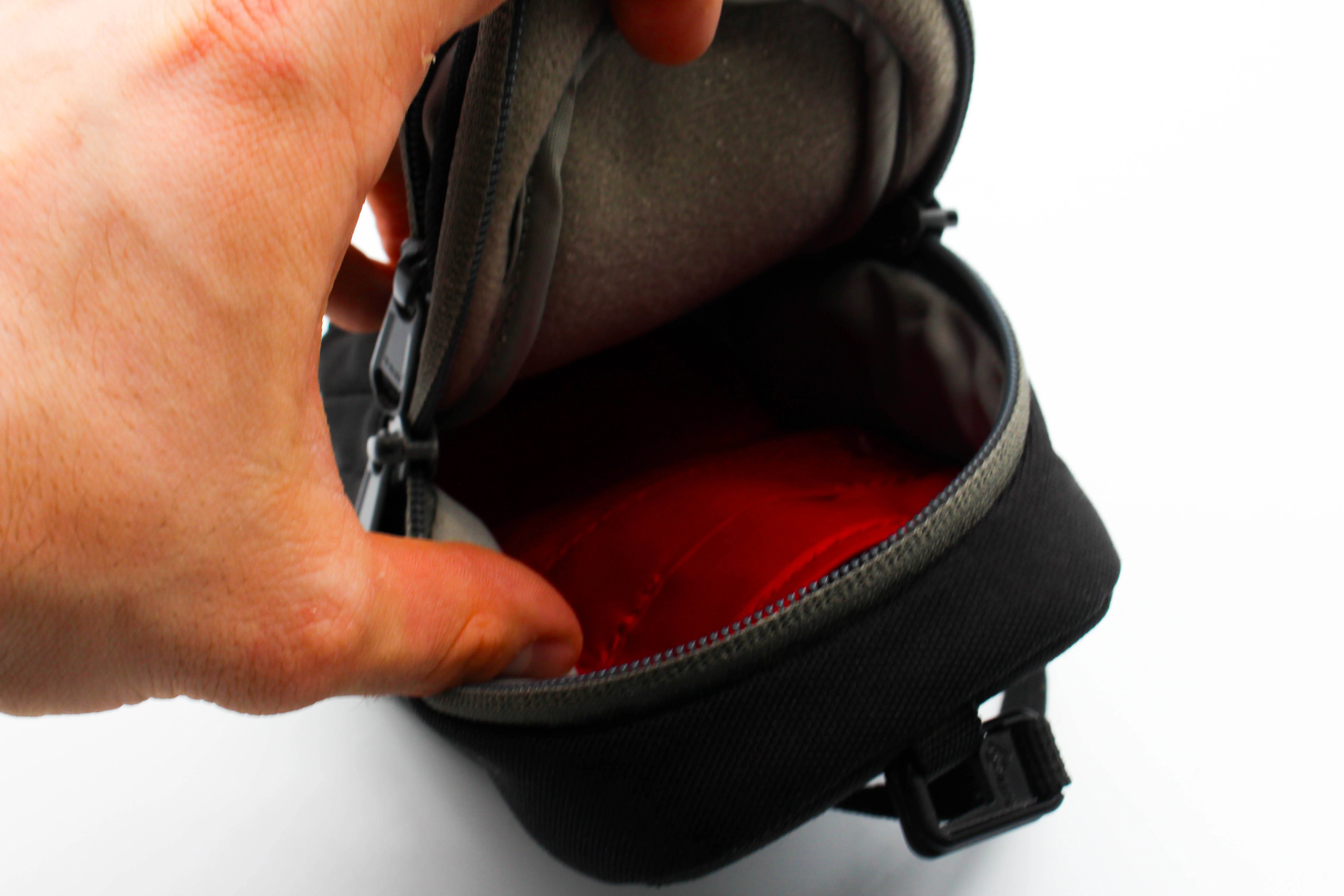 Lowepro Small Camera Carry Pouch Bag For Digicam Compact Cameras Black Grey - Excellent - Image 2