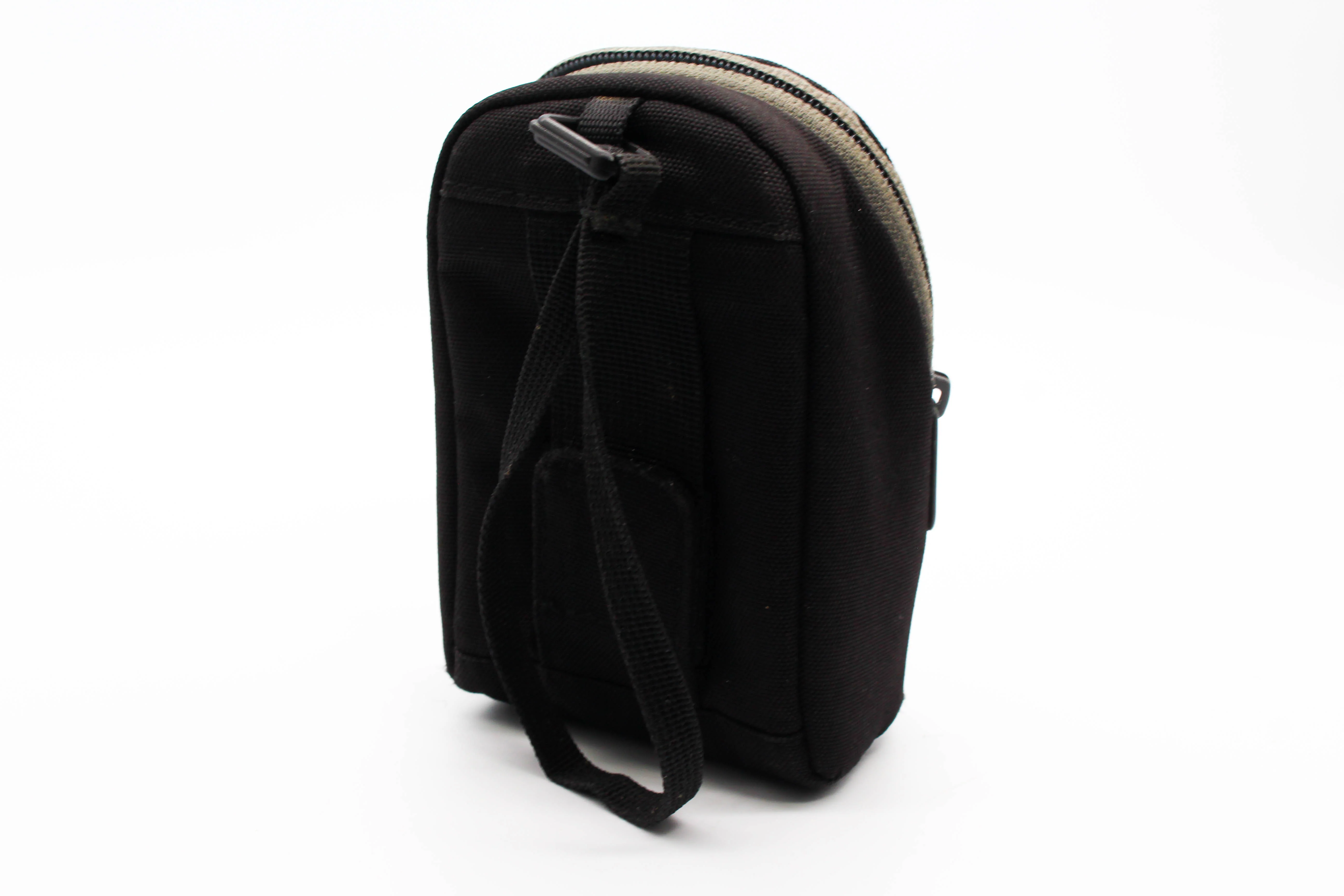 Lowepro Small Camera Carry Pouch Bag For Digicam Compact Cameras Black Grey - Excellent - Image 4