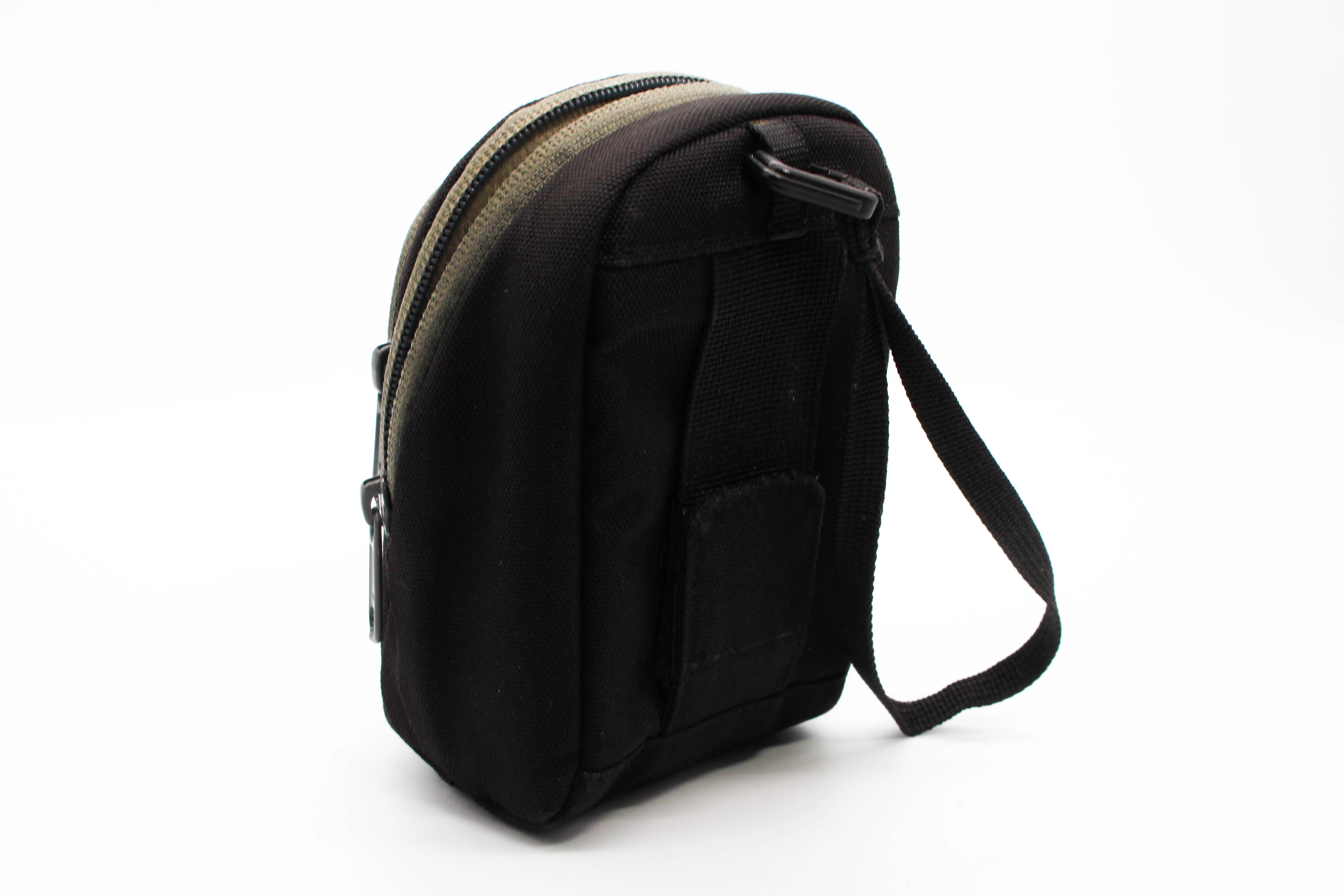 Lowepro Small Camera Carry Pouch Bag For Digicam Compact Cameras Black Grey - Excellent - Image 5