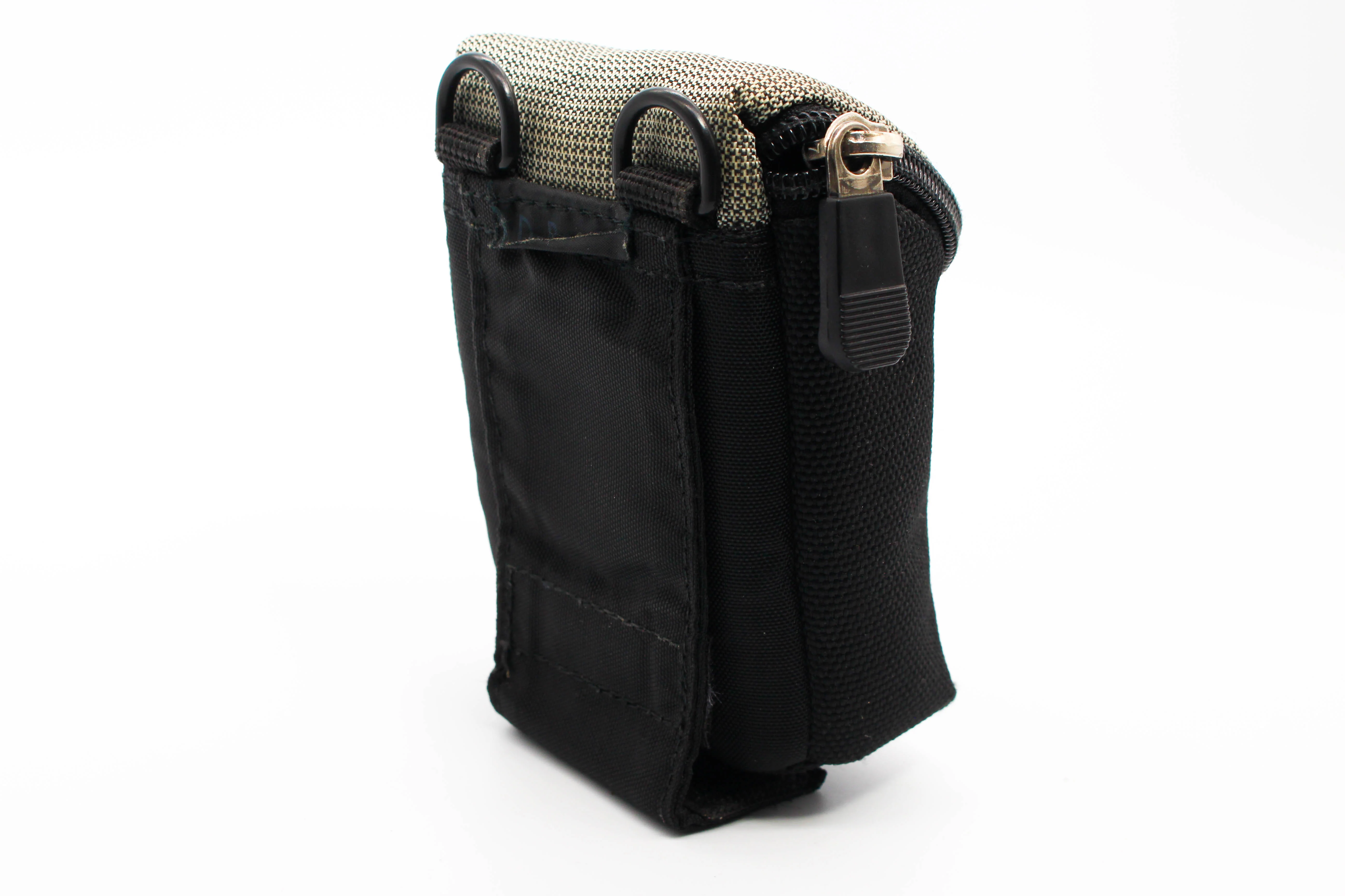Lowepro Small Digicam Carry Pouch with Belt Loop For Digicam Camera Bag - Excellent - Image 4