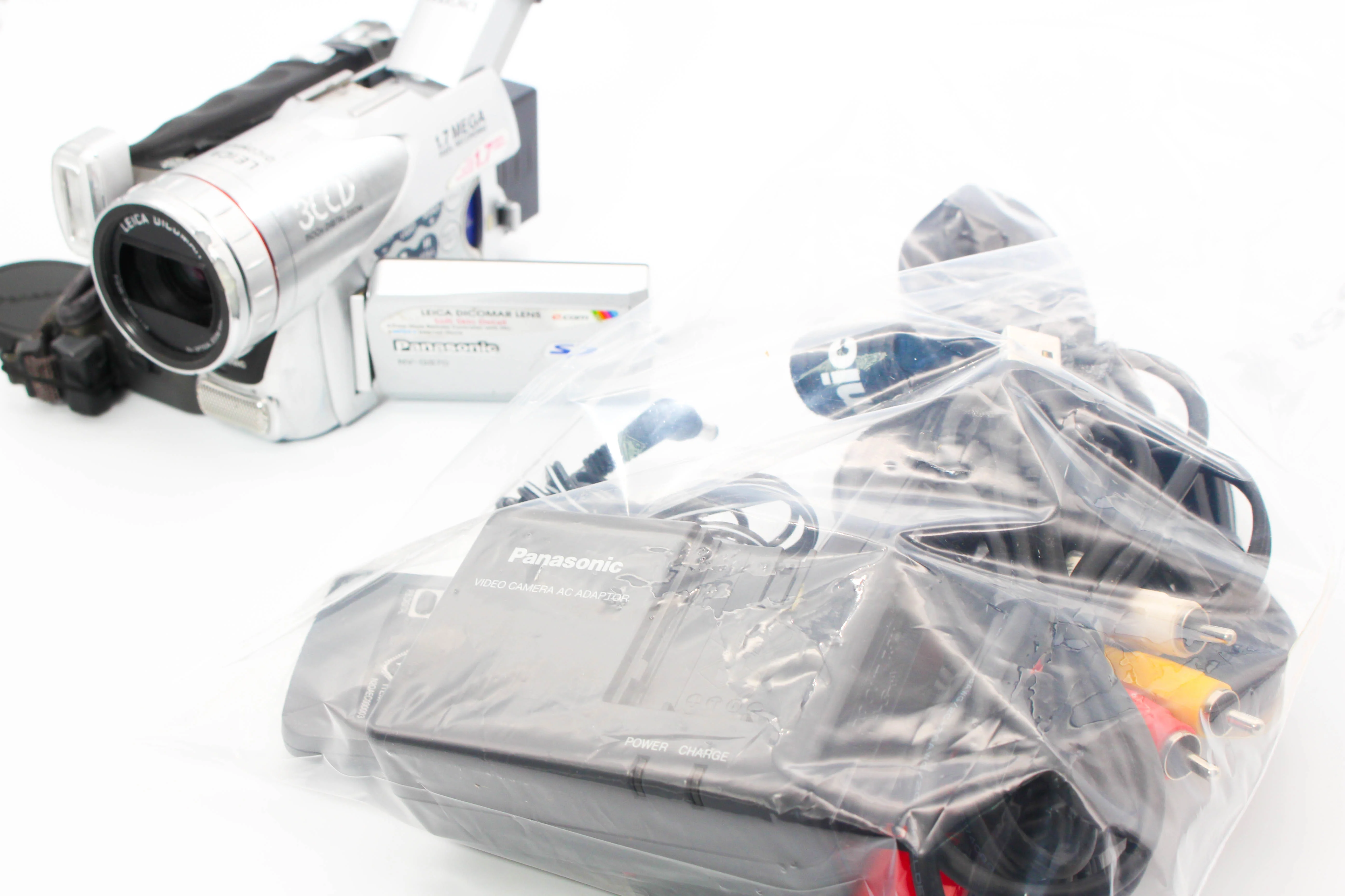 Panasonic NV-GS70 MiniDV Handycam Digital Video Camera Camcorder Tested Bundle Good - Image 2