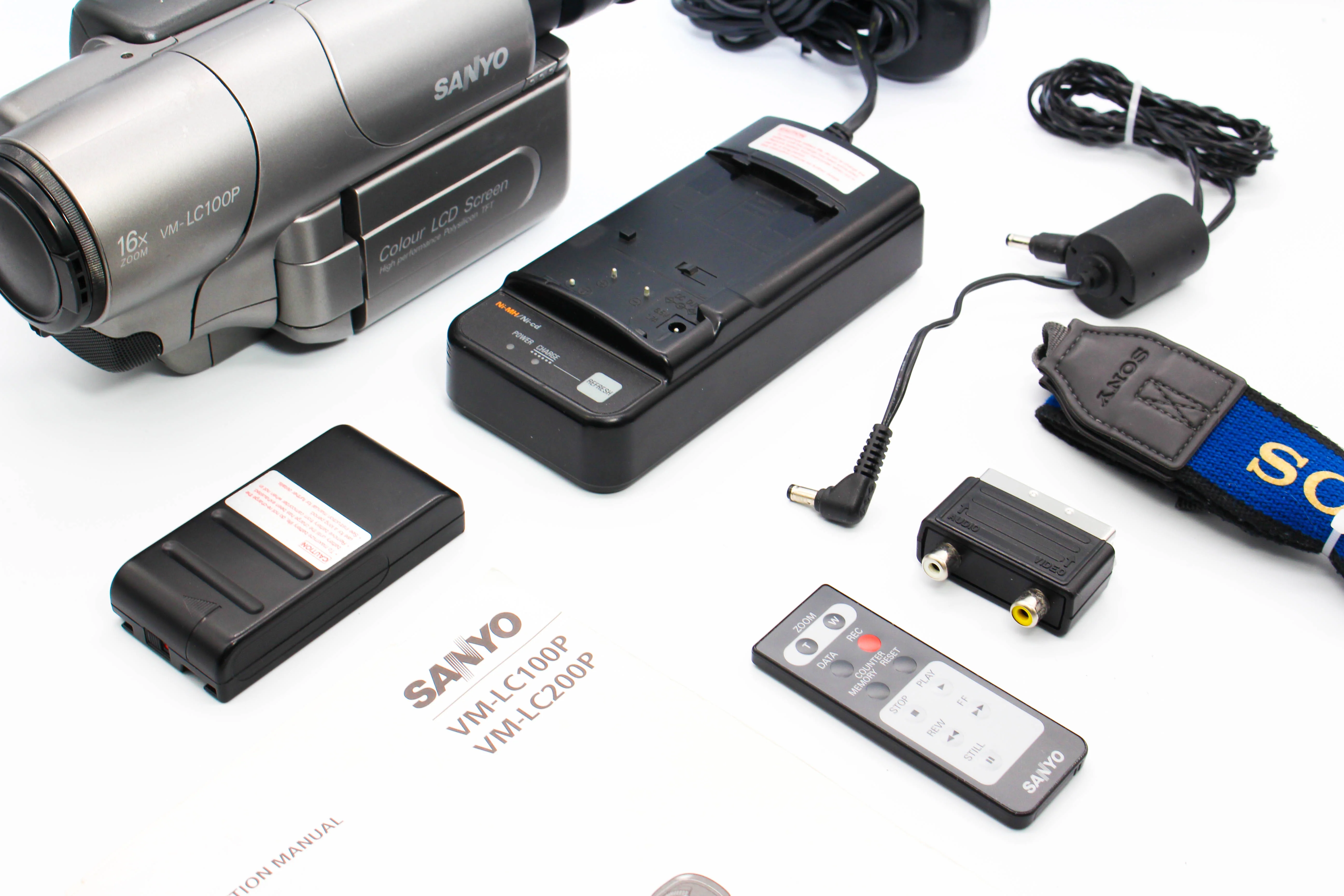 Sanyo VM-LC100P Video8 8mm Handycam Camcorder Camera - Tested Bundle Good - Image 2