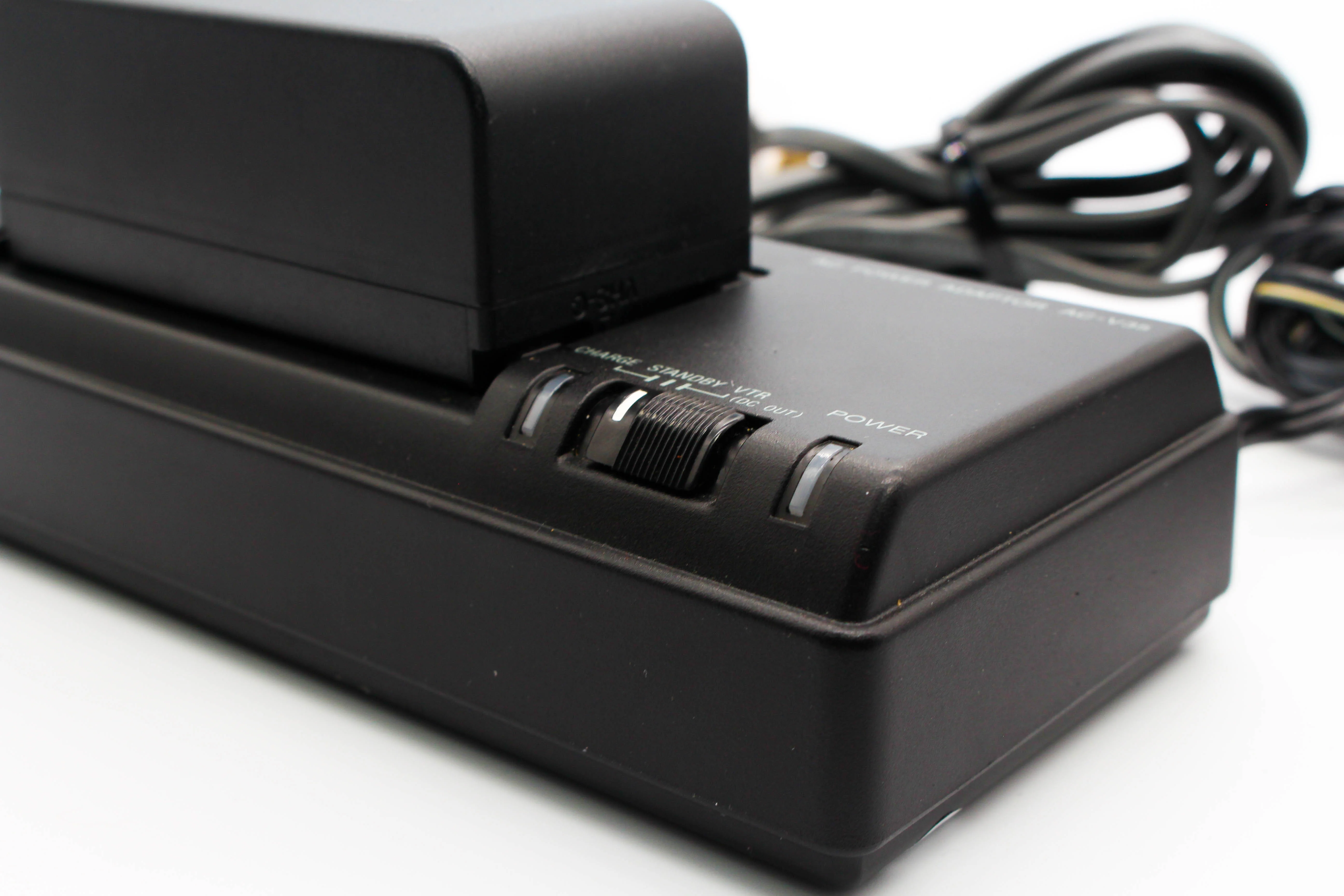 Sony AC-V35 AC Adaptor Charger And DR11 Battery For Camcorder Handycam - Tested Good - Image 3