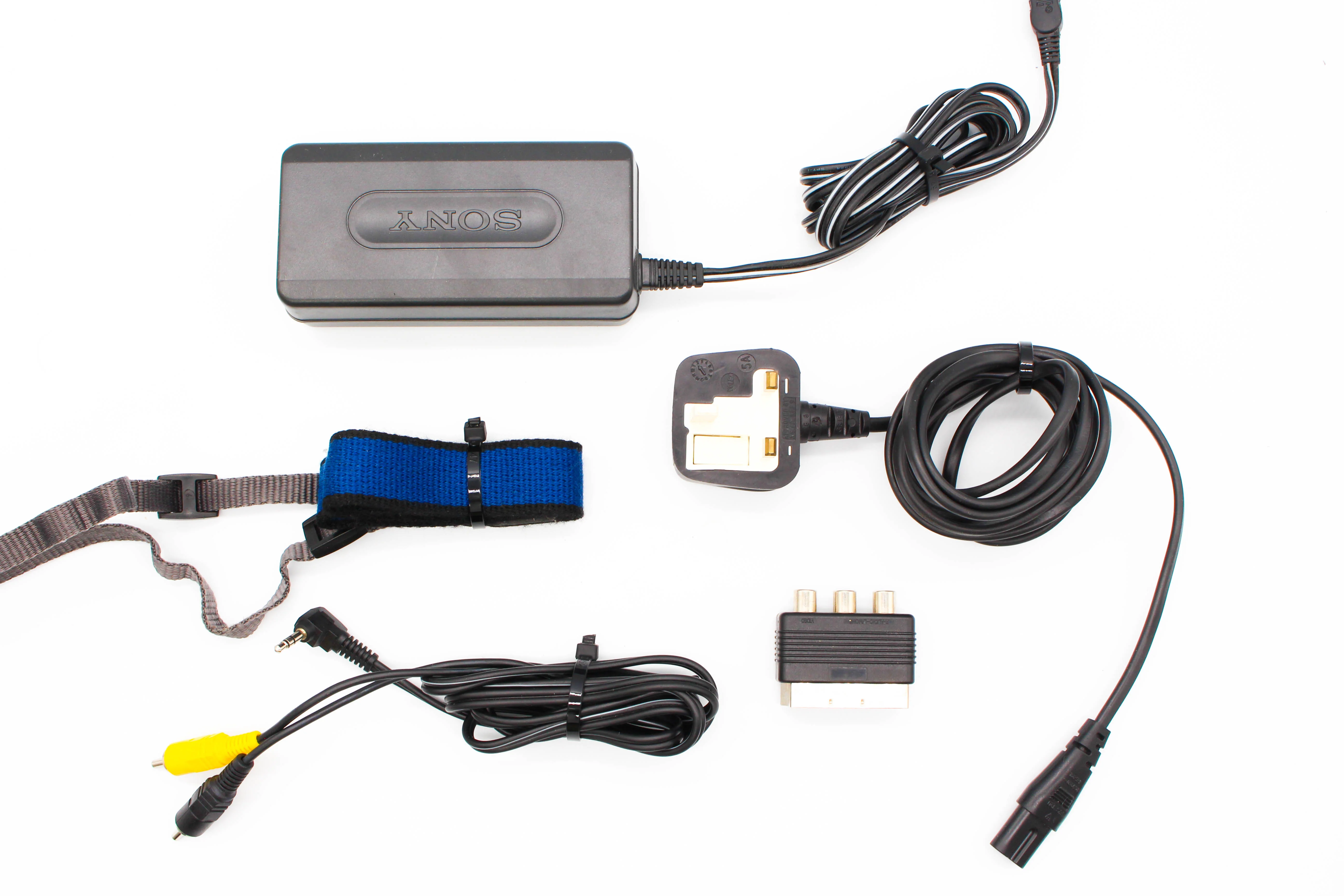 Sony CCD-TR718E Hi8 Analog Camcorder Handycam Video Camera - Tested Bundle Excellent - Image 2