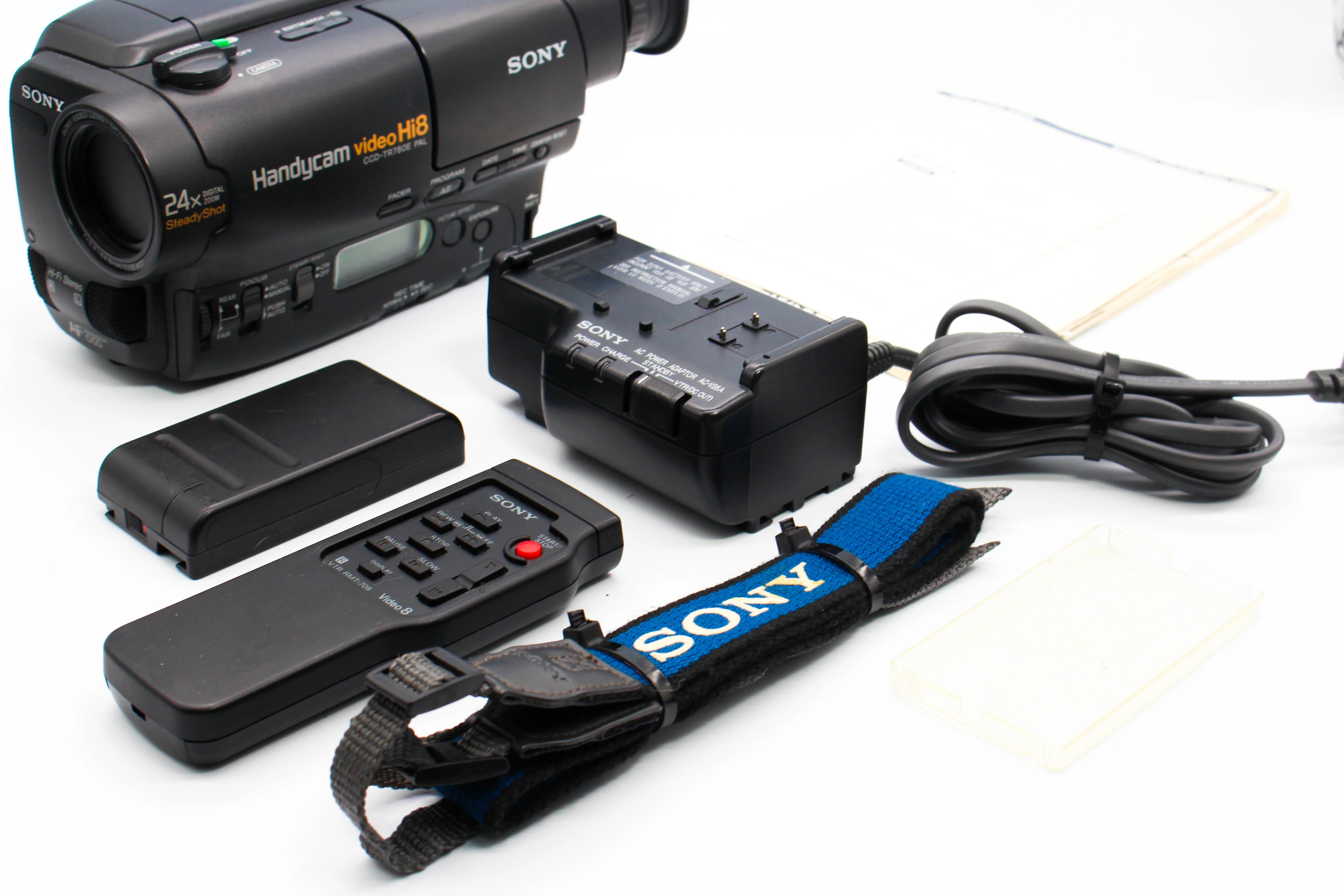 Sony CCD-TR780E Hi8 8mm Handycam Camera Analog Video Camcorder - Tested Bundle Excellent - Image 2