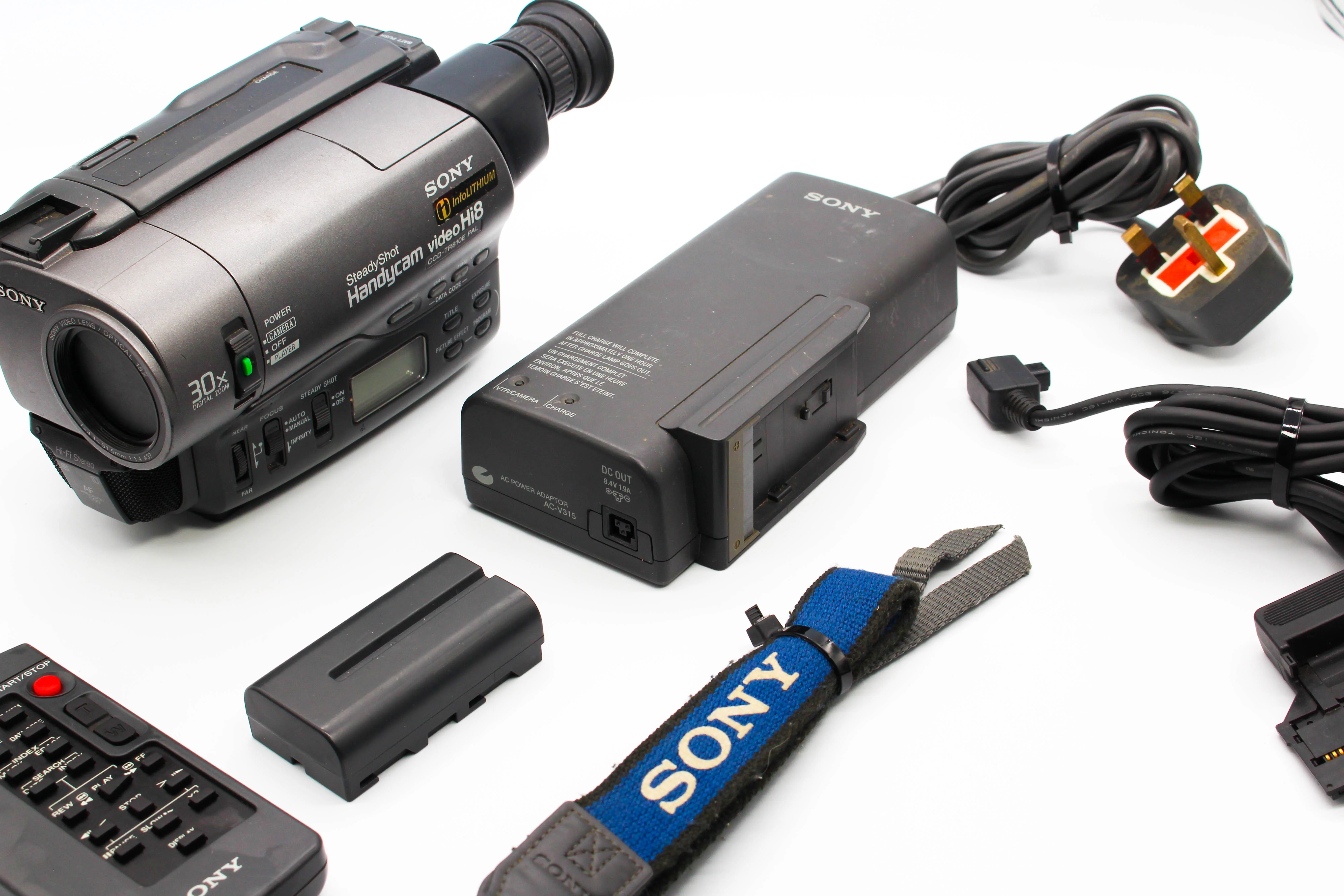Sony CCD-TR810E Hi8 Video8 8mm Handycam Camcorder Camera - Tested Bundle Good - Image 2