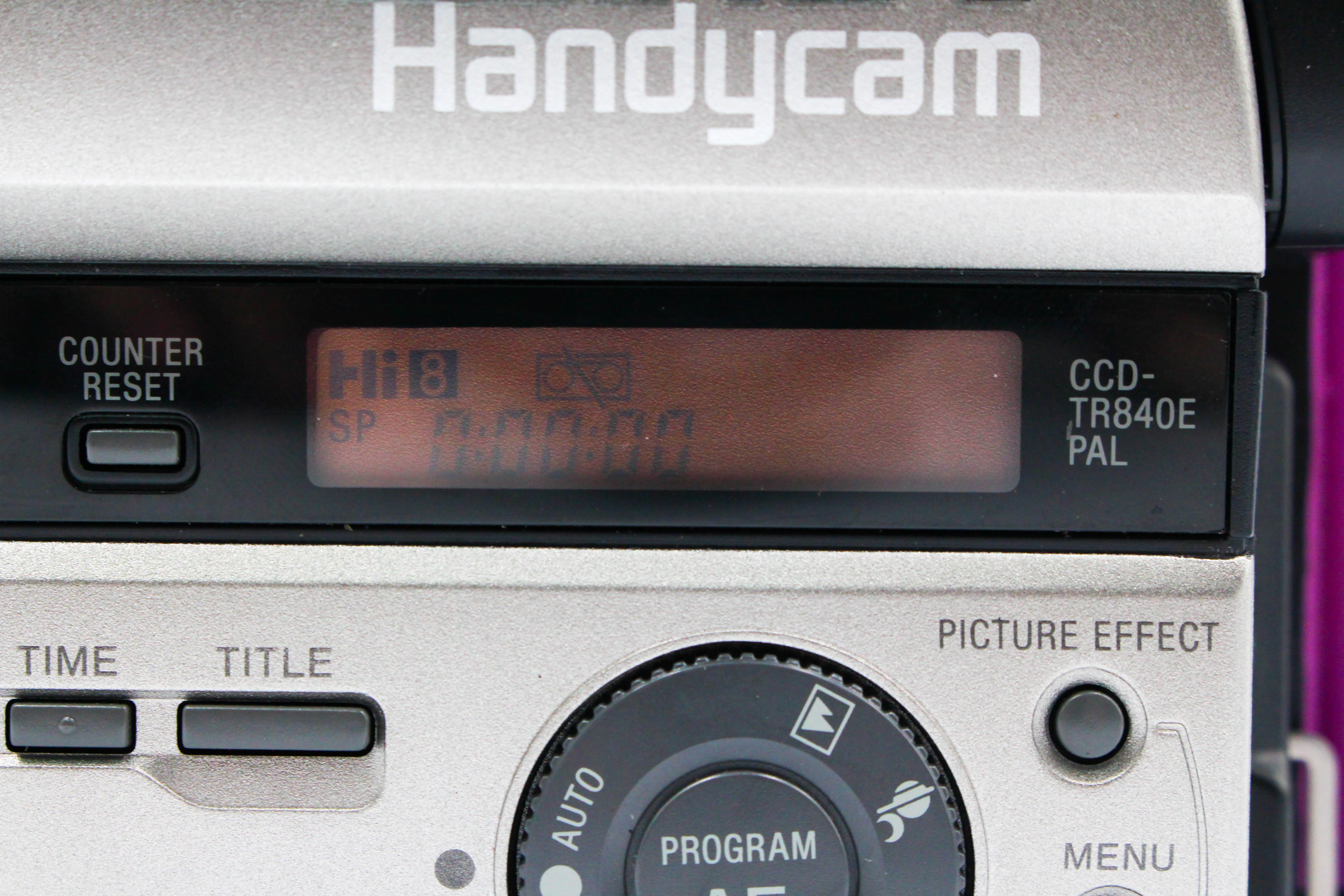 Sony CCD-TR840E Hi8 Video8 Handycam Handycam Video Camcorder Camera - Image 12