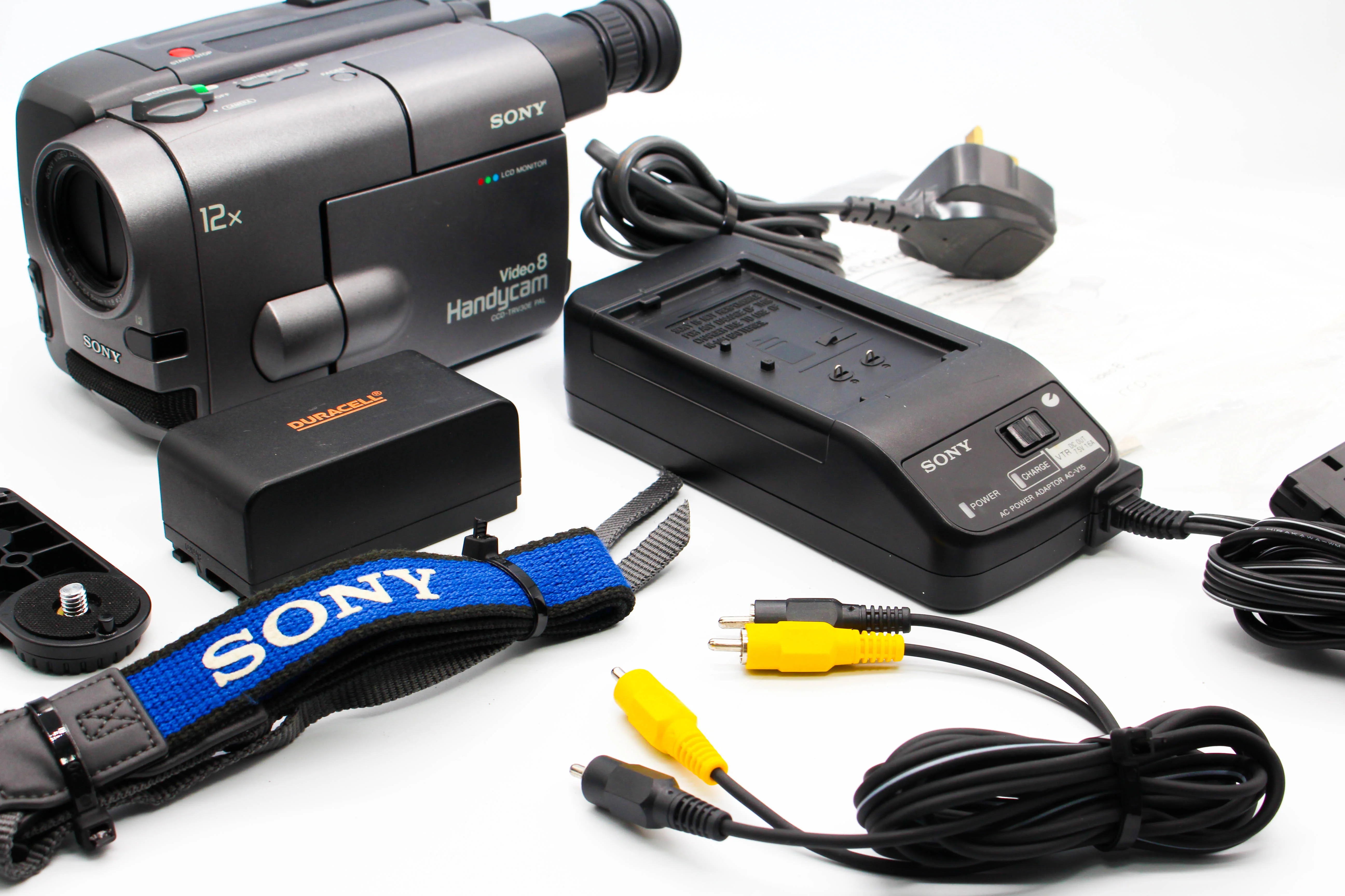 Sony CCD-TRV30E Video8 8mm Handycam Camera Analog Video Camcorder - Tested Bundle Excellent - Image 2