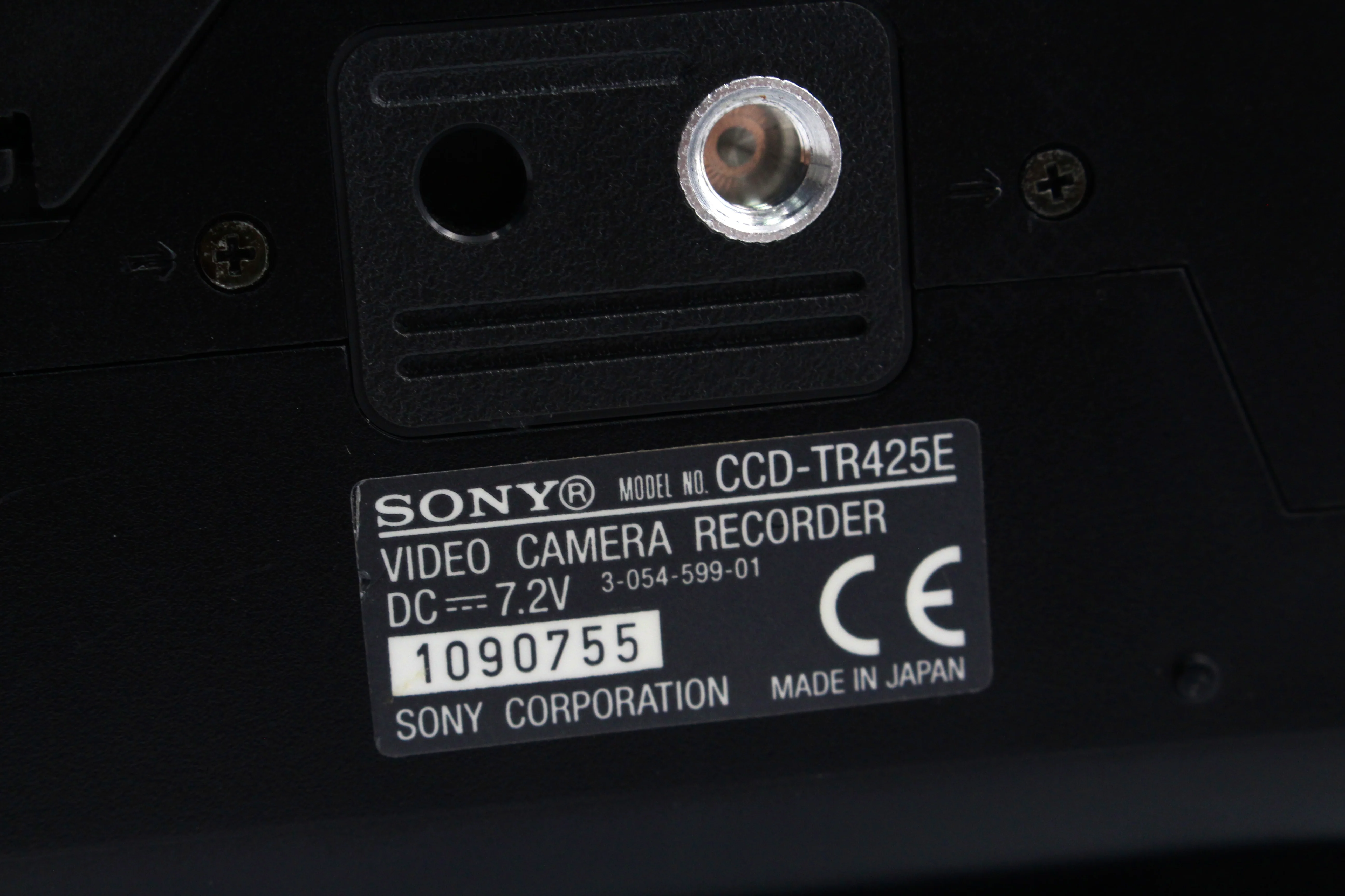 Sony CCD-TR425E Video8 XR Analog Tape Video Camcorder Camera - Image 10