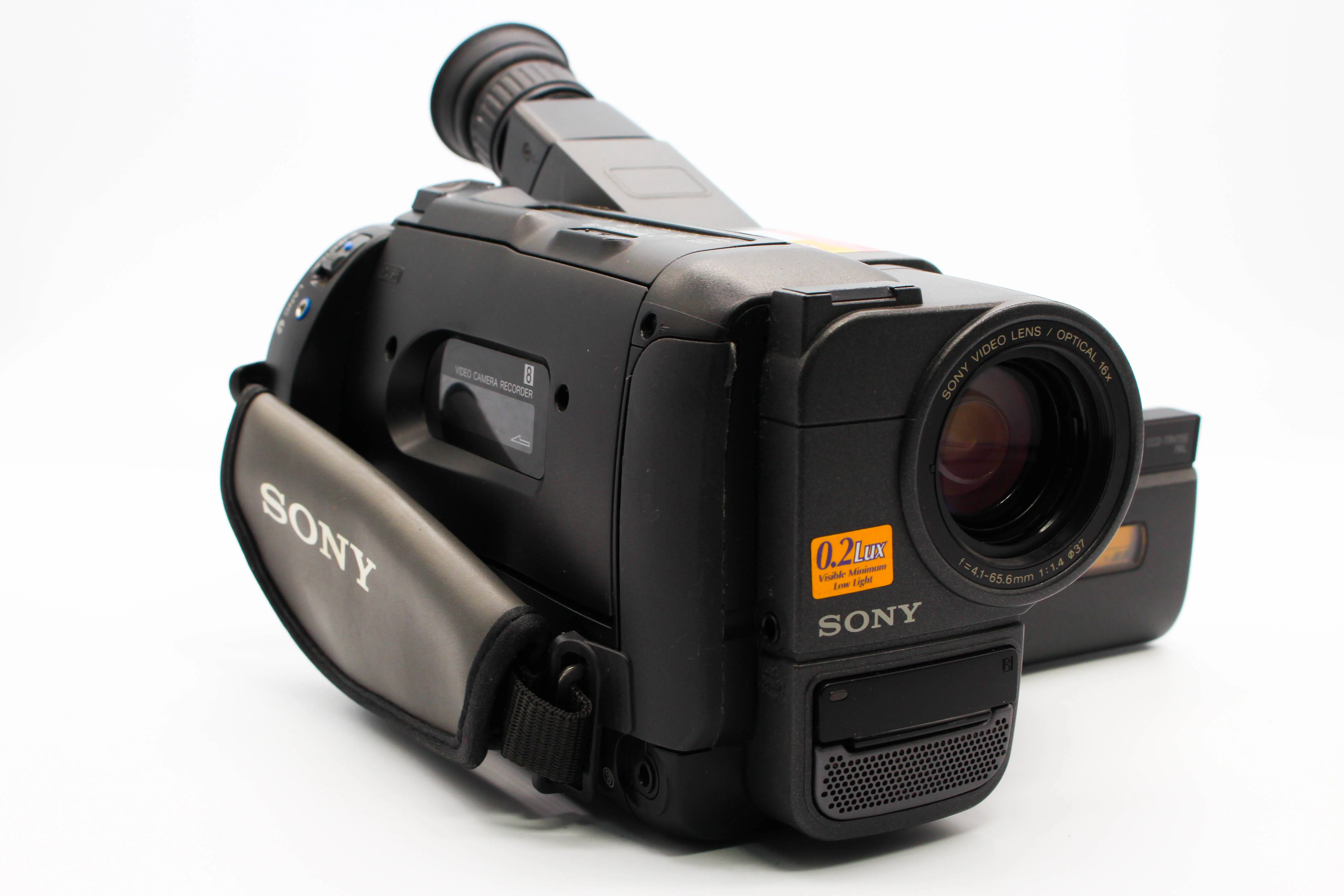 Sony CCD-TRV15E Video8 XR Handycam Analog Video Camera Camcorder (Read) - Tested Bundle - Image 3