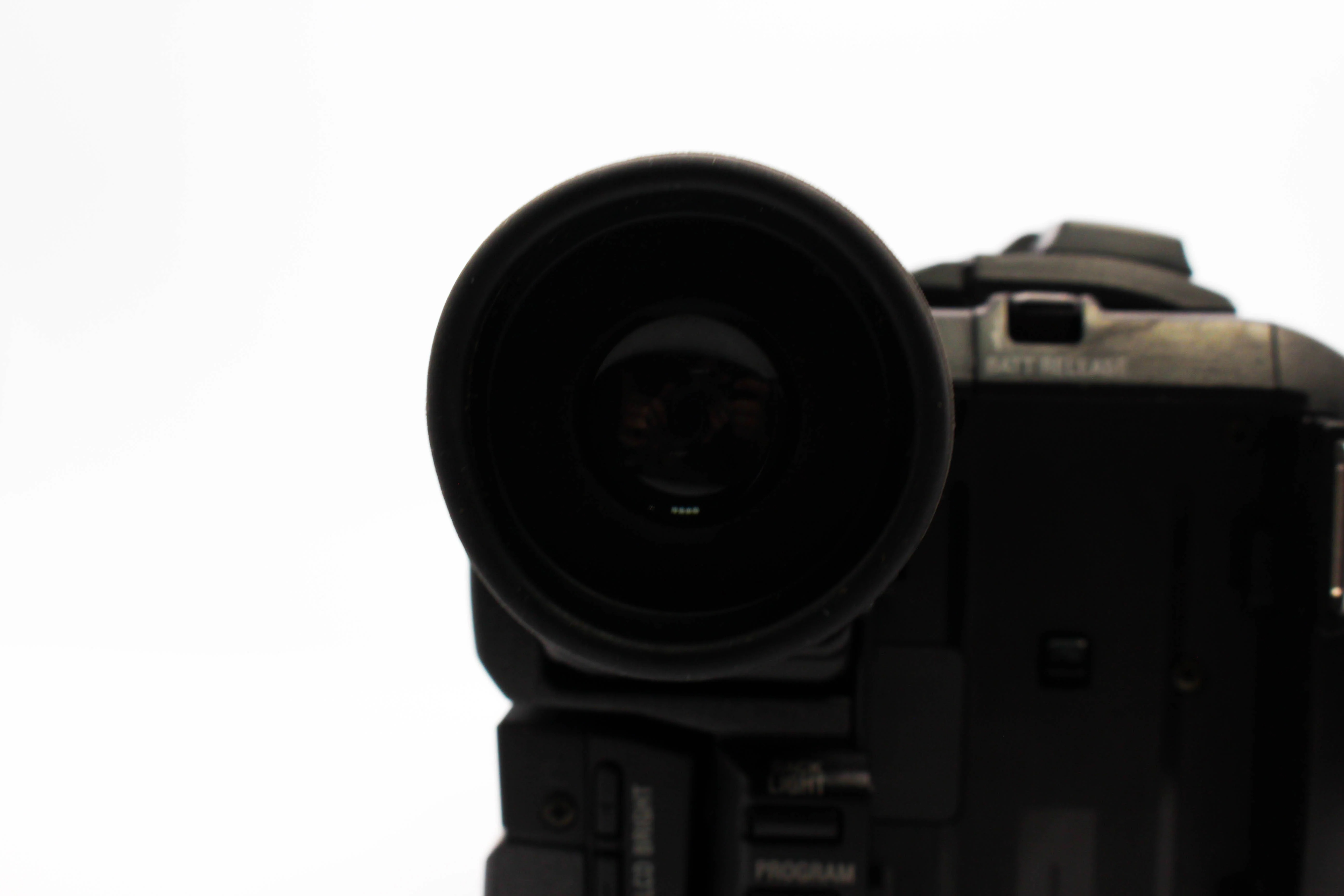 Sony CCD-TRV15E Video8 XR Handycam Analog Video Camera Camcorder (Read) - Tested Bundle - Image 9