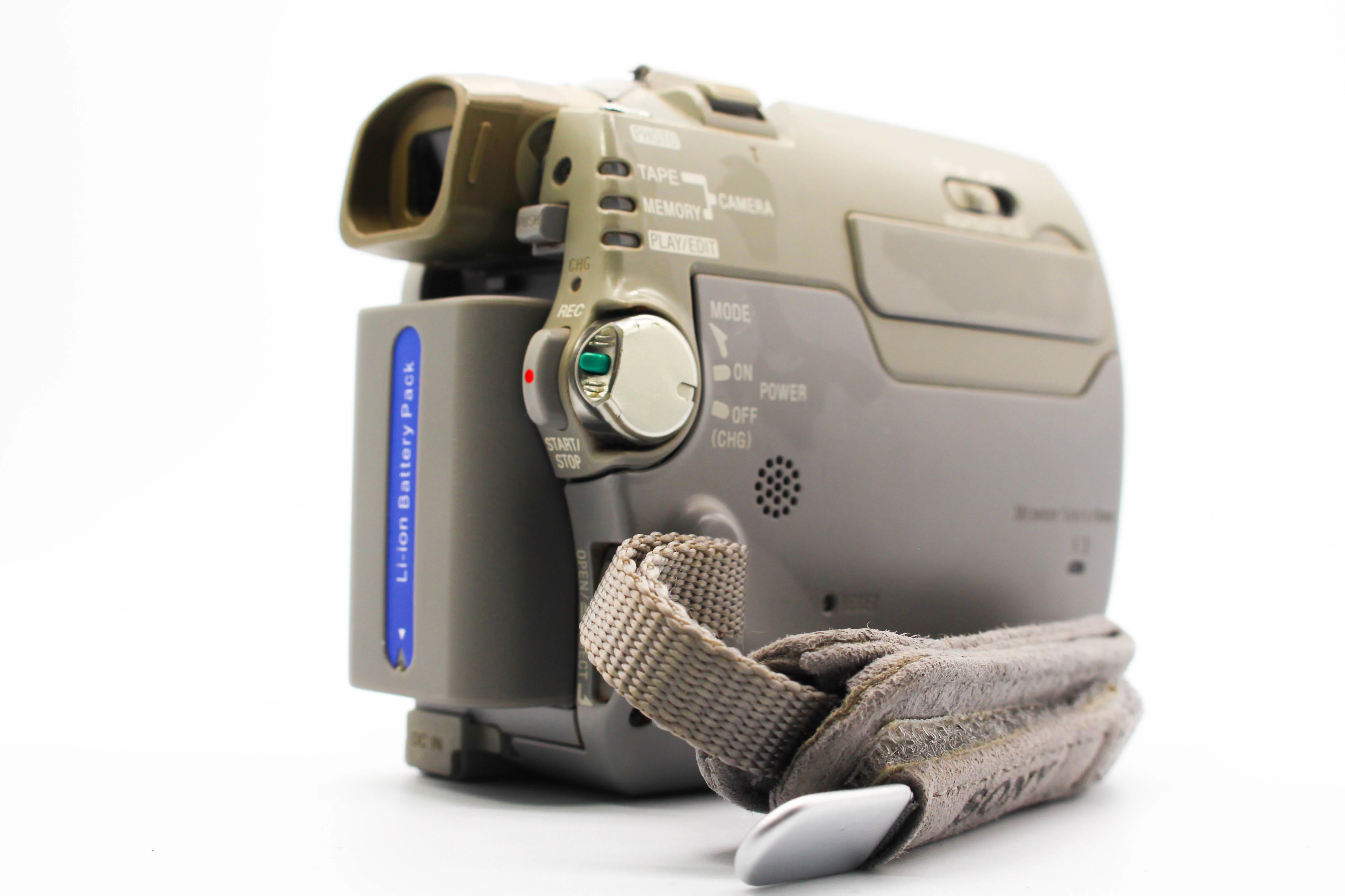 Sony DCR-HC30E MiniDV Video Handycam Camcorder Camera - Tested Bundle - Image 4