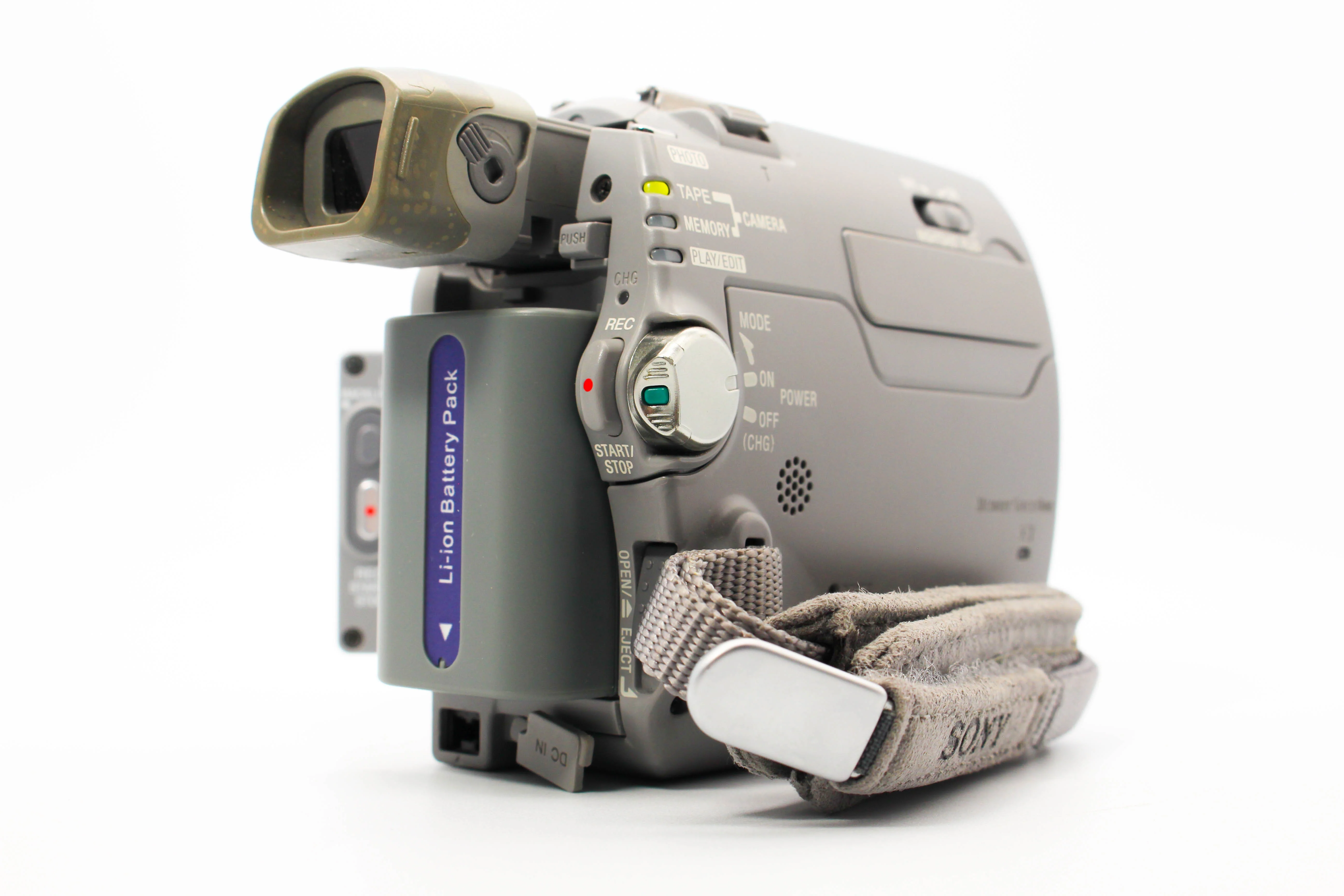 Sony DCR-HC30E MiniDV Handycam Digital Video Camera Camcorder  - Tested Bundle Excellent - Image 4