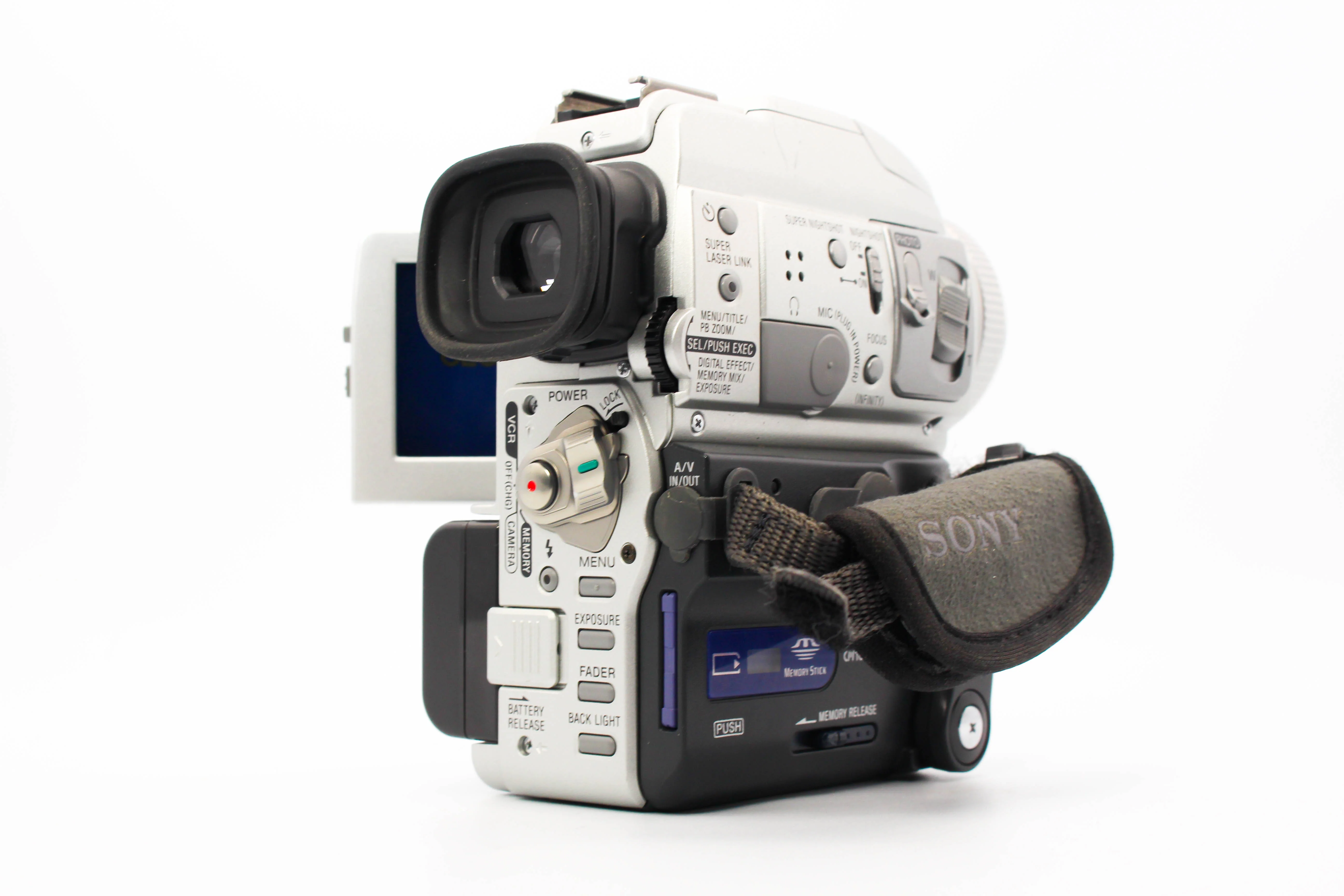 Sony DCR-PC110E MiniDV Handycam Digital Video Camera Camcorder - Tested Bundle Excellent - Image 4
