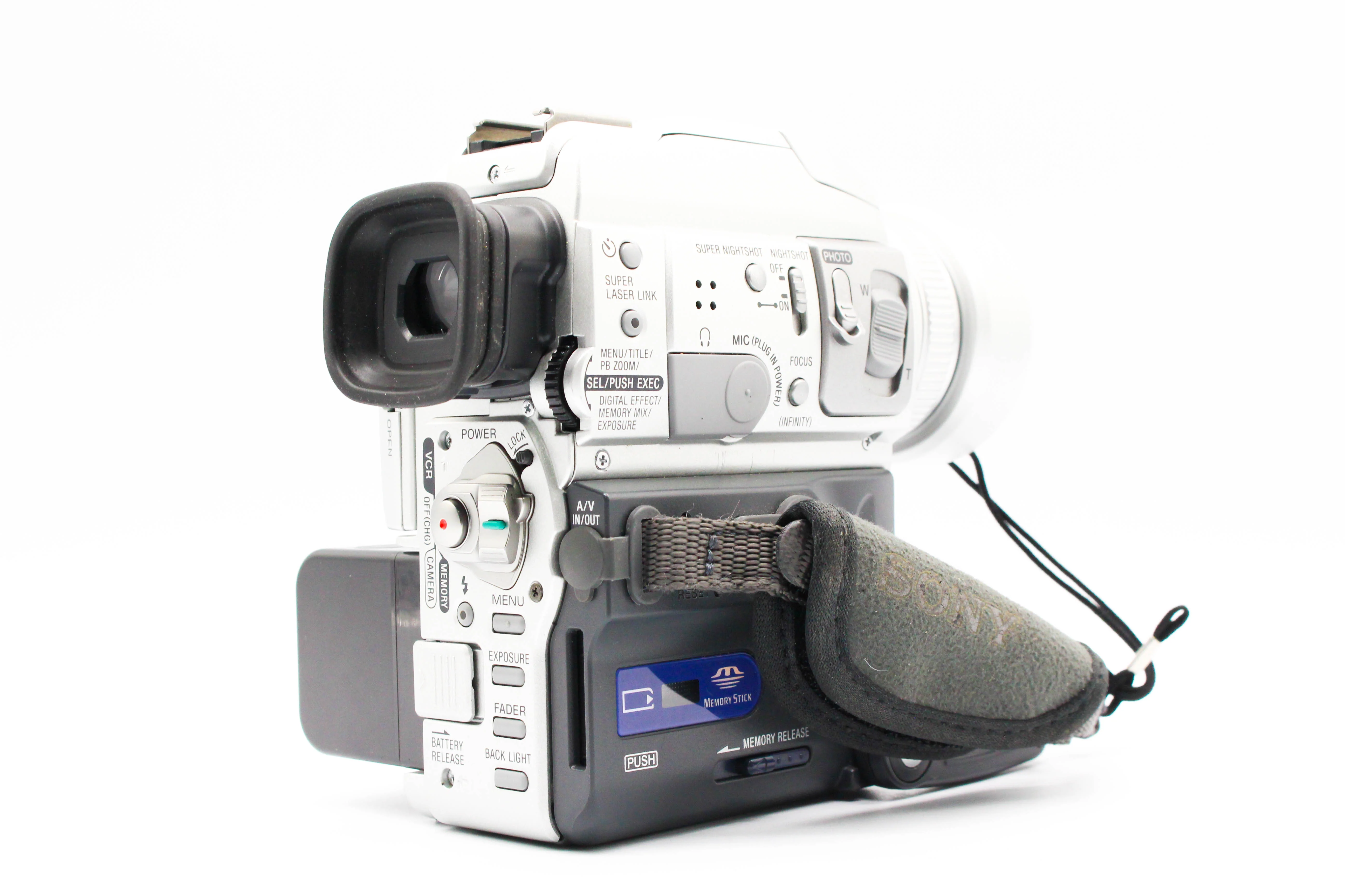 Sony DCR-PC110E MiniDV Handycam Digital Video Camera Camcorder - Image 4