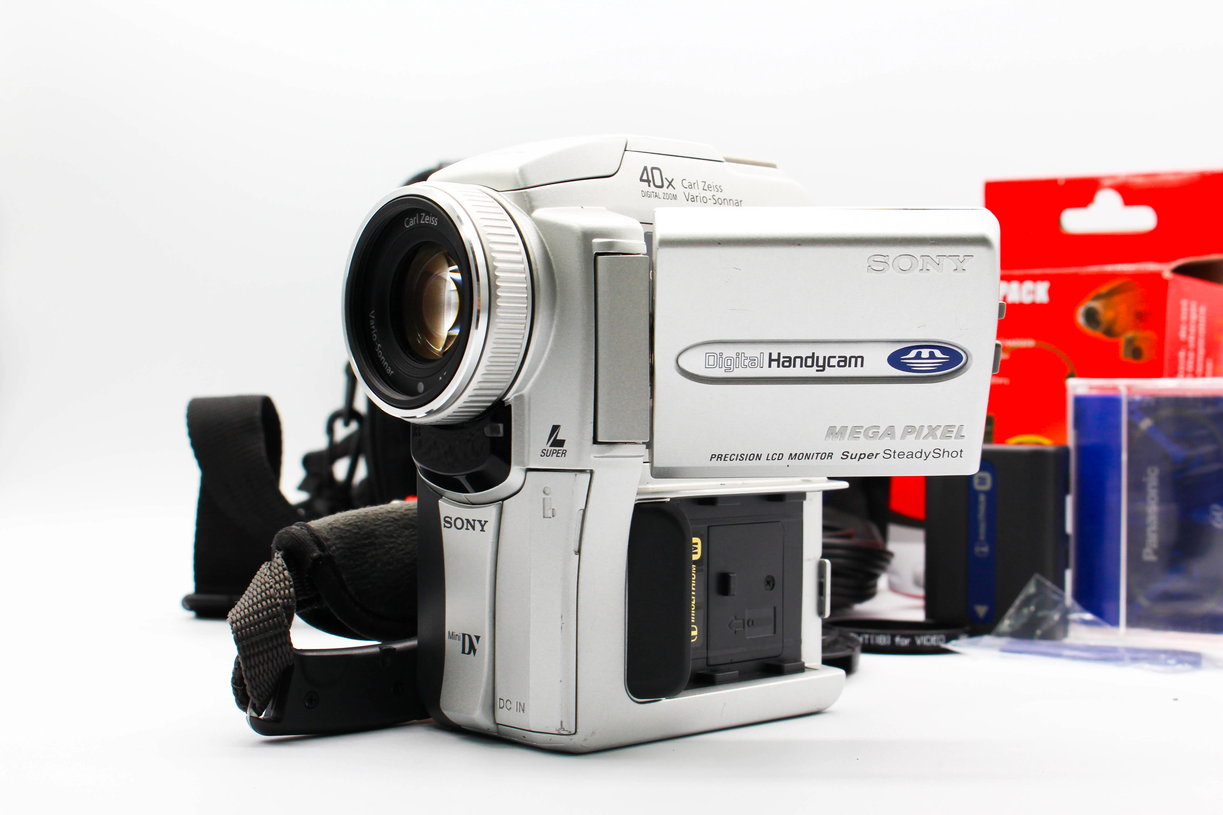 Sony DCR-PC110E MiniDV Handycam Digital Video Camera Camcorder - Tested Bundle Good - Image 15