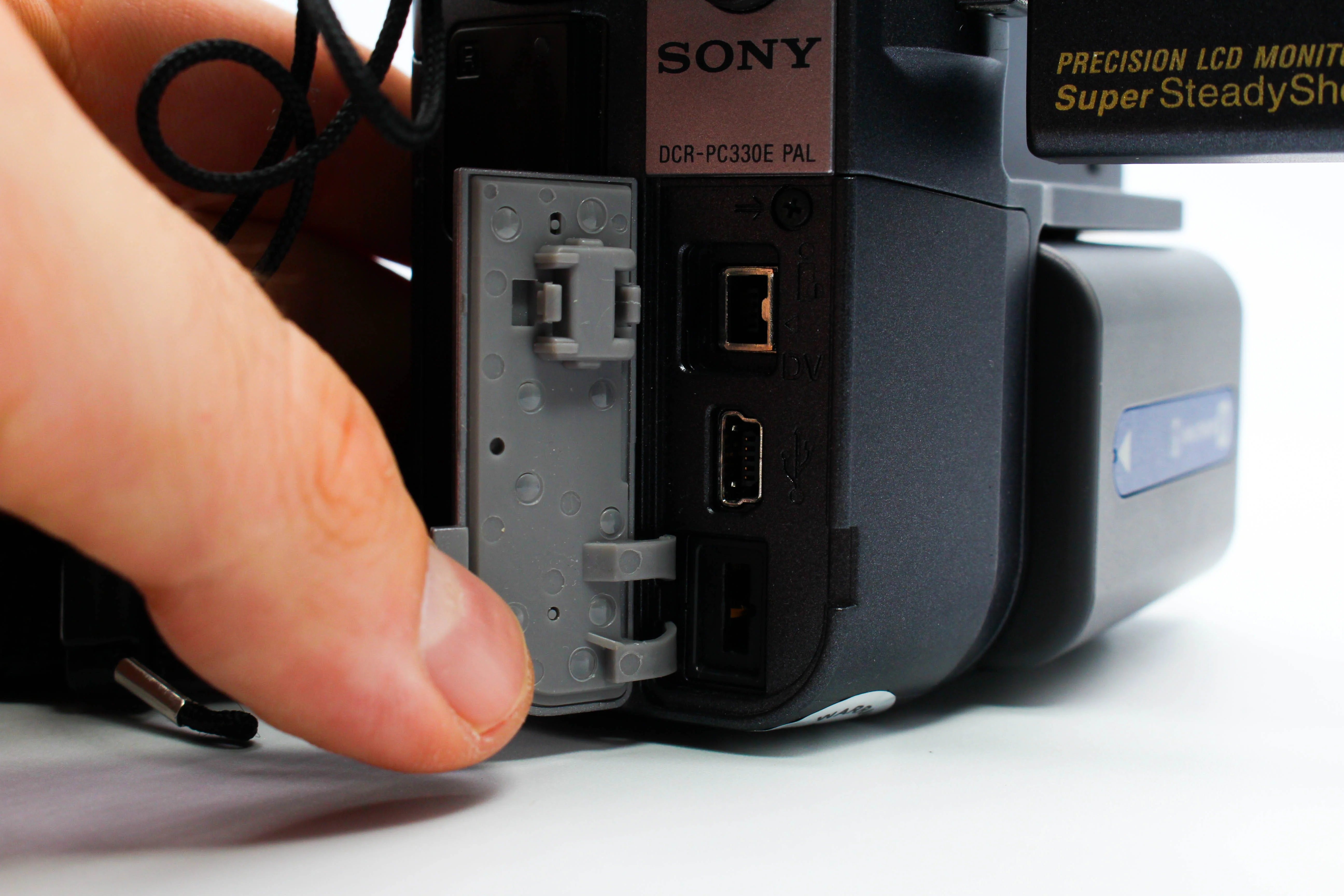 Sony DCR-PC330E MiniDV Video Handycam Camcorder Camera - Tested Bundle Good - Image 7