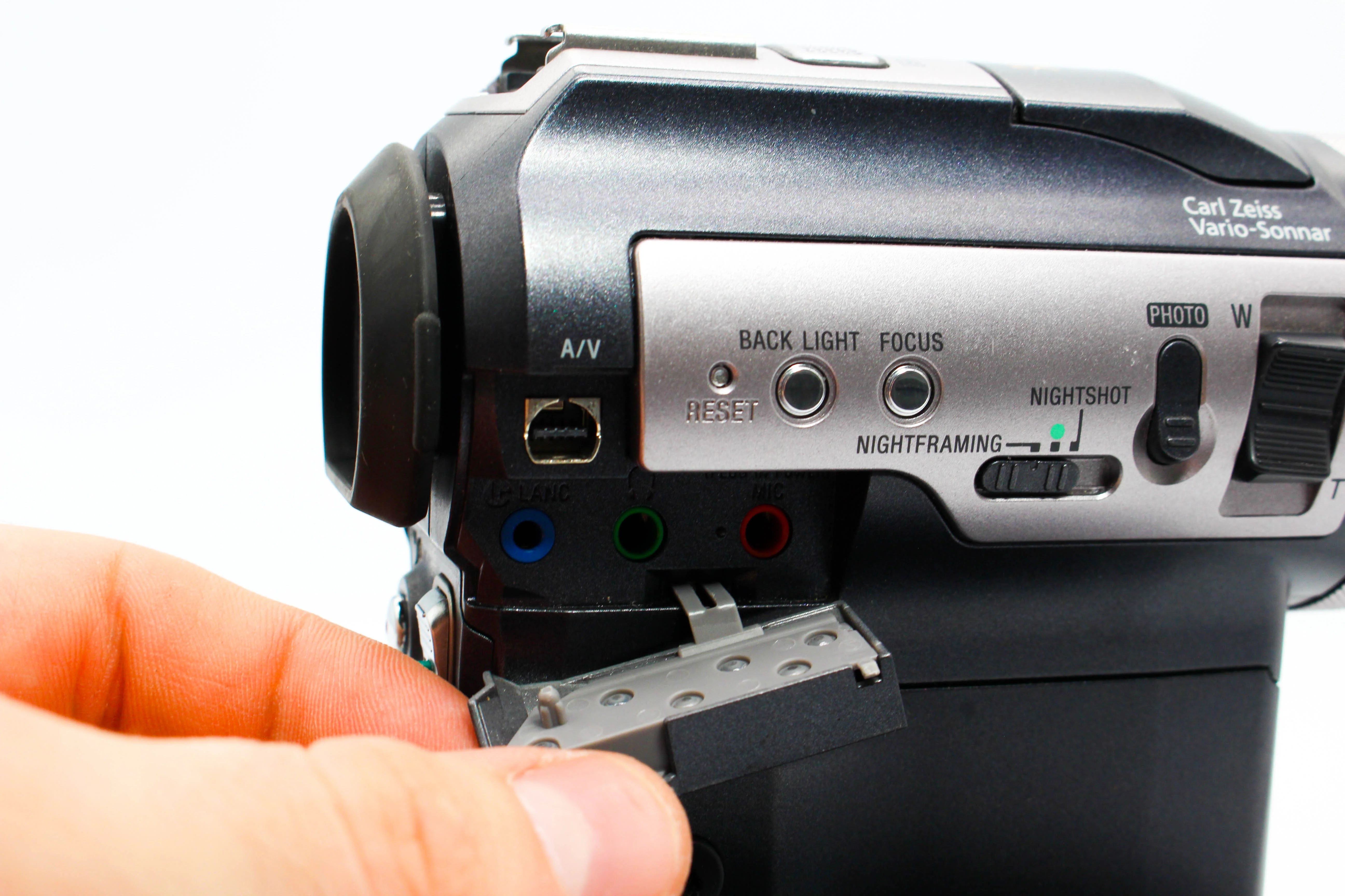 Sony DCR-PC330E MiniDV Video Handycam Camcorder Camera - Tested Bundle Good - Image 8