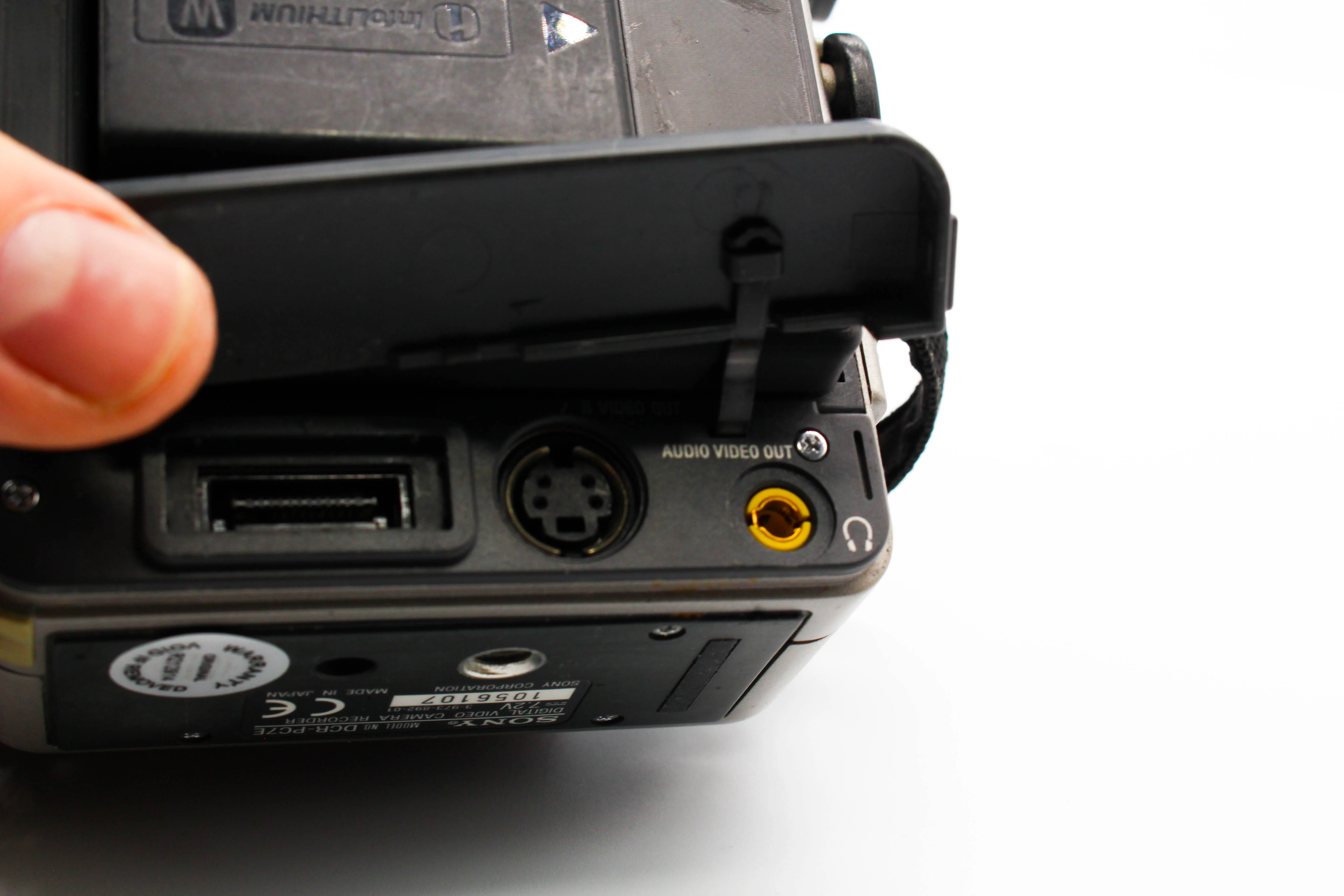 Sony DCR-PC7E MiniDV Digital Video Handycam Camcorder Camera (Read) - Tested Bundle - Image 8