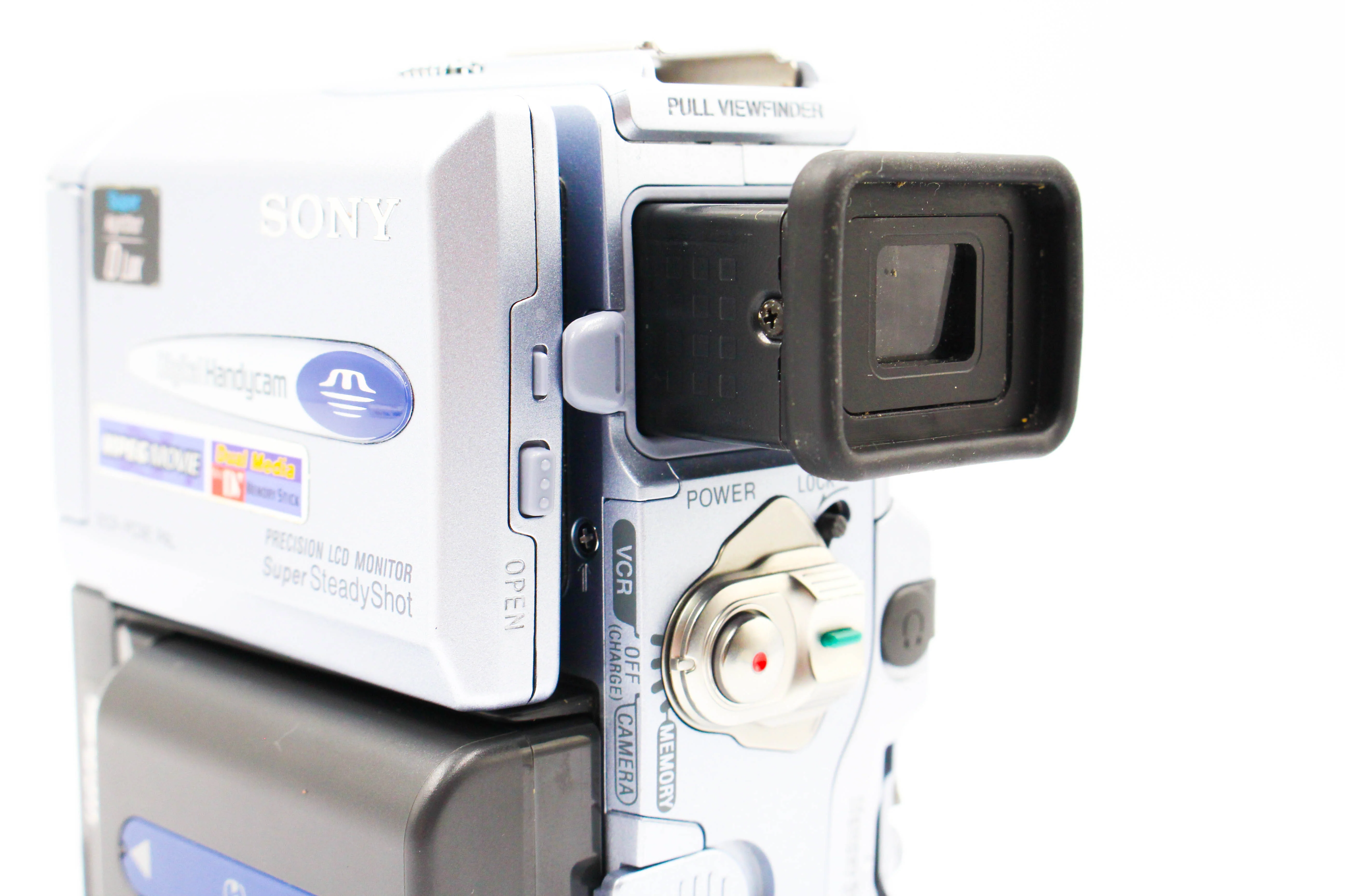 Sony DCR-PC9E MiniDV Handycam Camcorder Digital Video Camera - Image 11