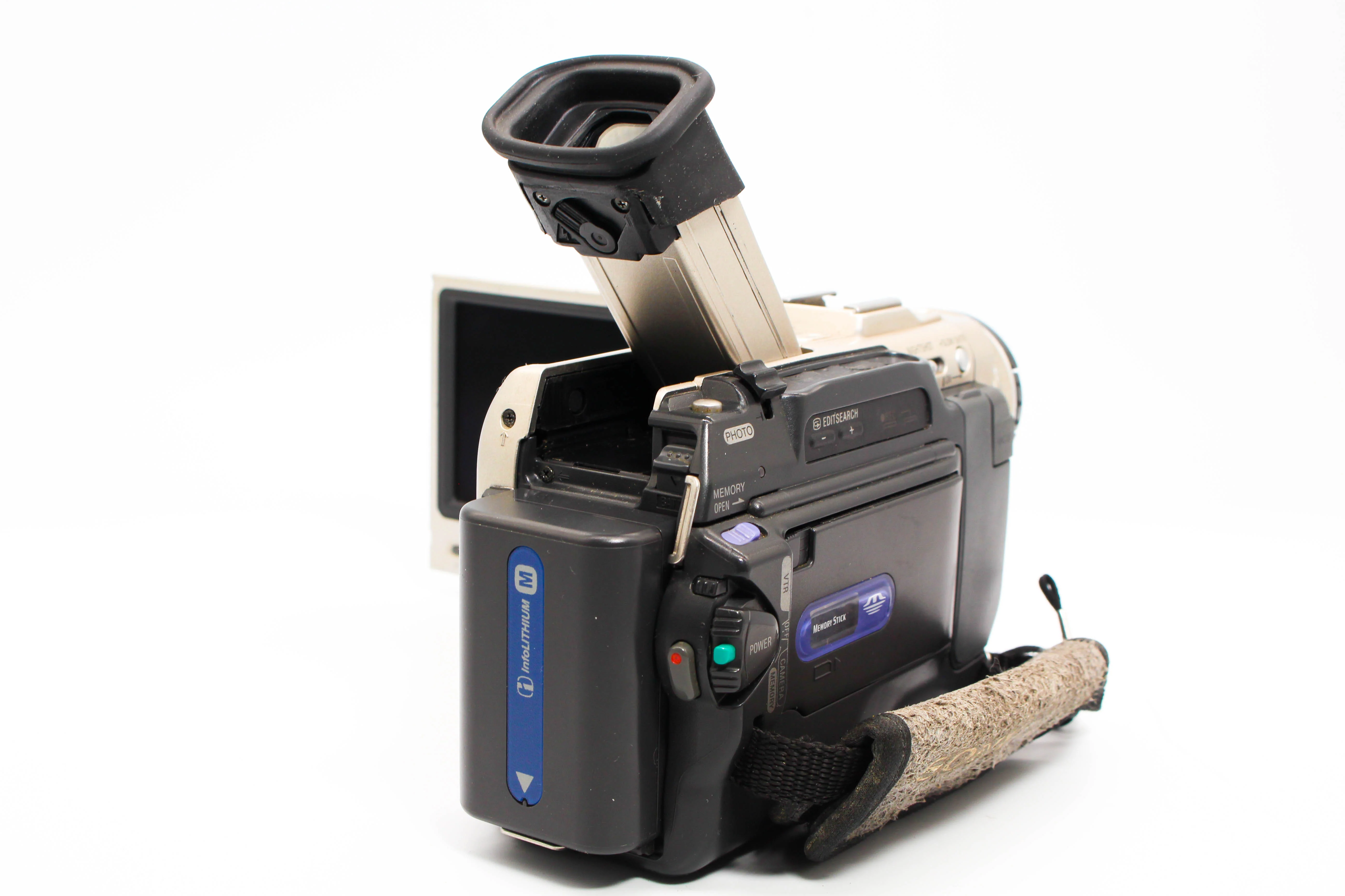 Sony DCR-TRV10 NTSC MiniDV Handycam Camcorder Digital Video Camera - Tested Bundle - Image 4