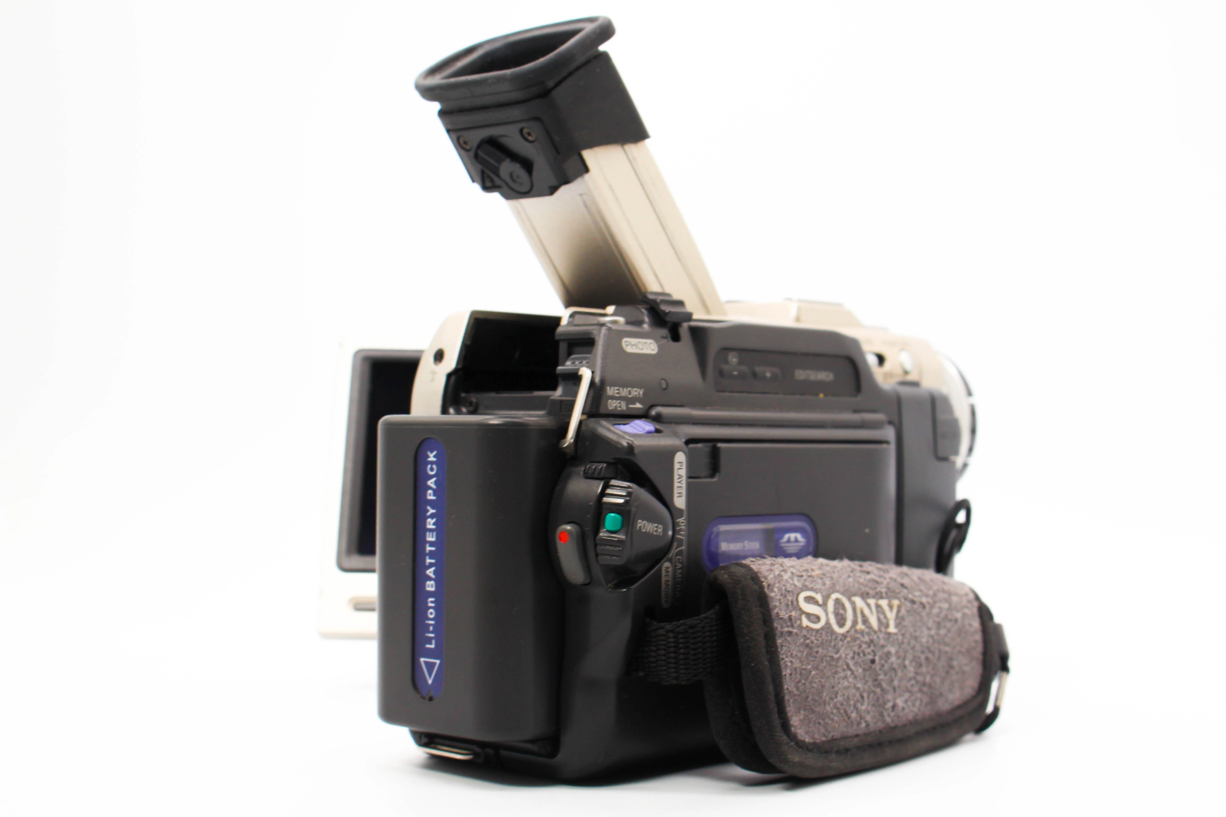 Sony DCR-TRV10E MiniDV Video Handycam Camcorder Camera - Tested Bundle Excellent - Image 4