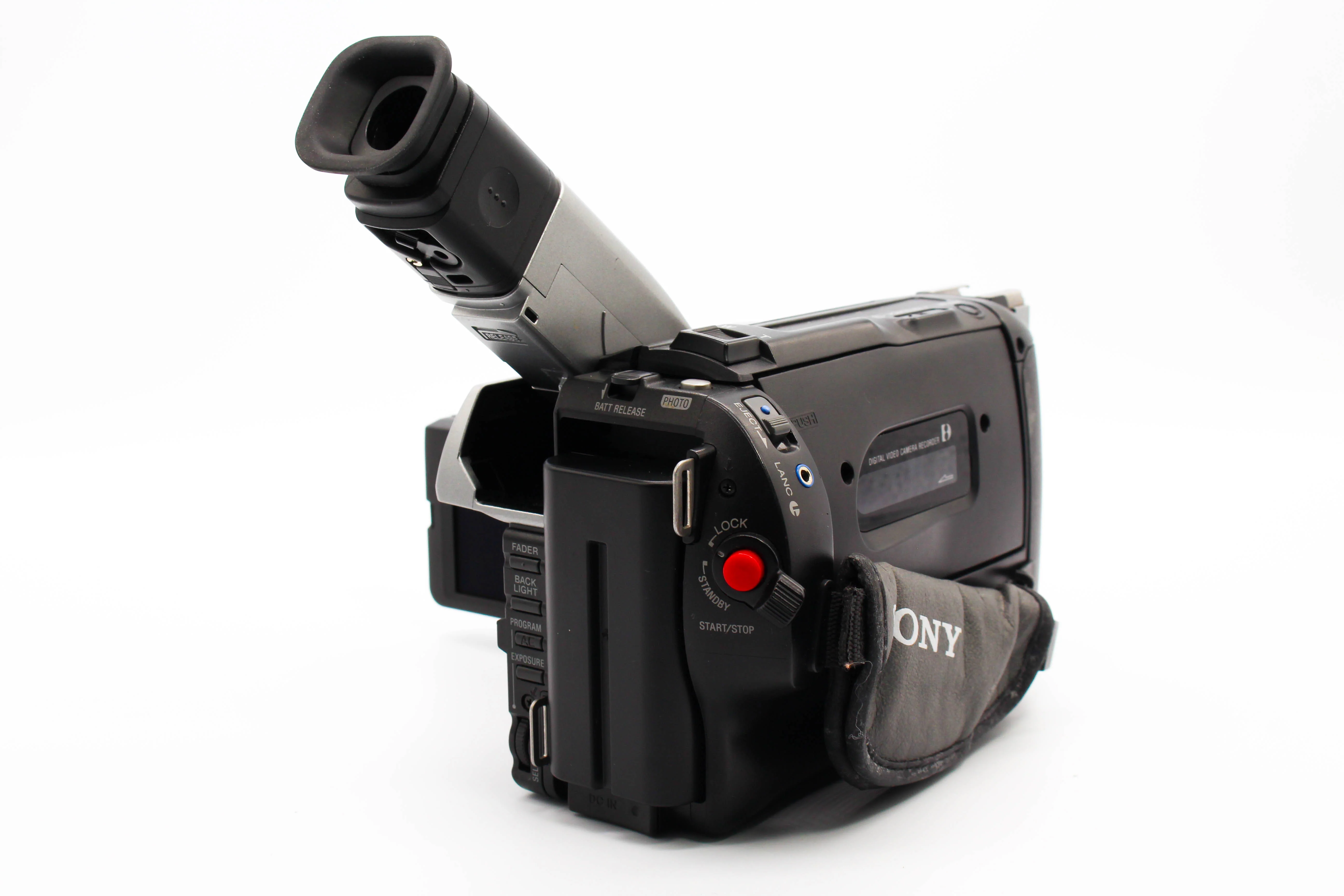Sony DCR-TRV110E Digital8 8mm Handycam Digital Video Camcorder - Tested Bundle - Image 4