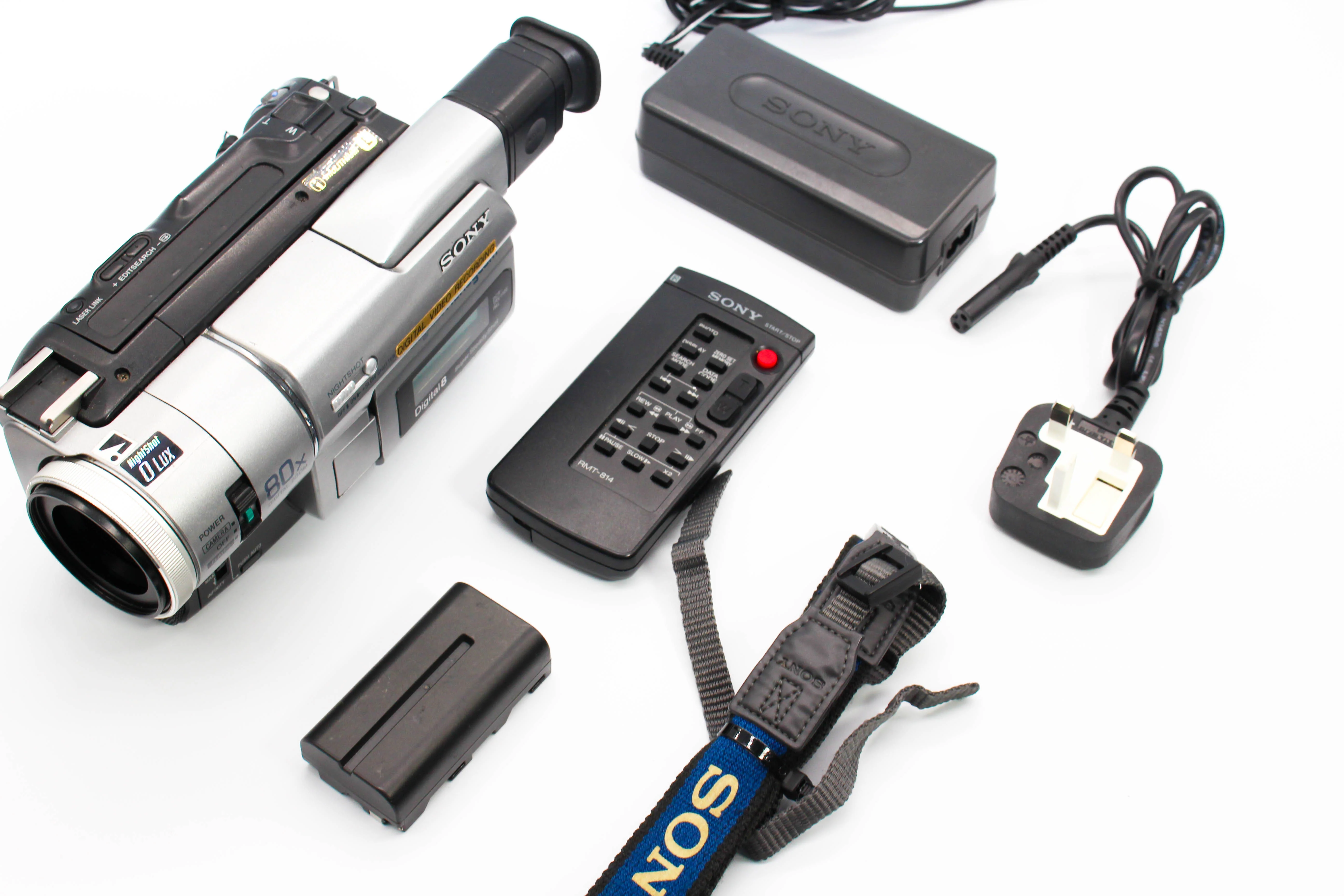 Sony DCR-TRV110E Digital8 Hi8 Video8 Handycam Camcorder Camera - Tested Bundle Excellent - Image 2