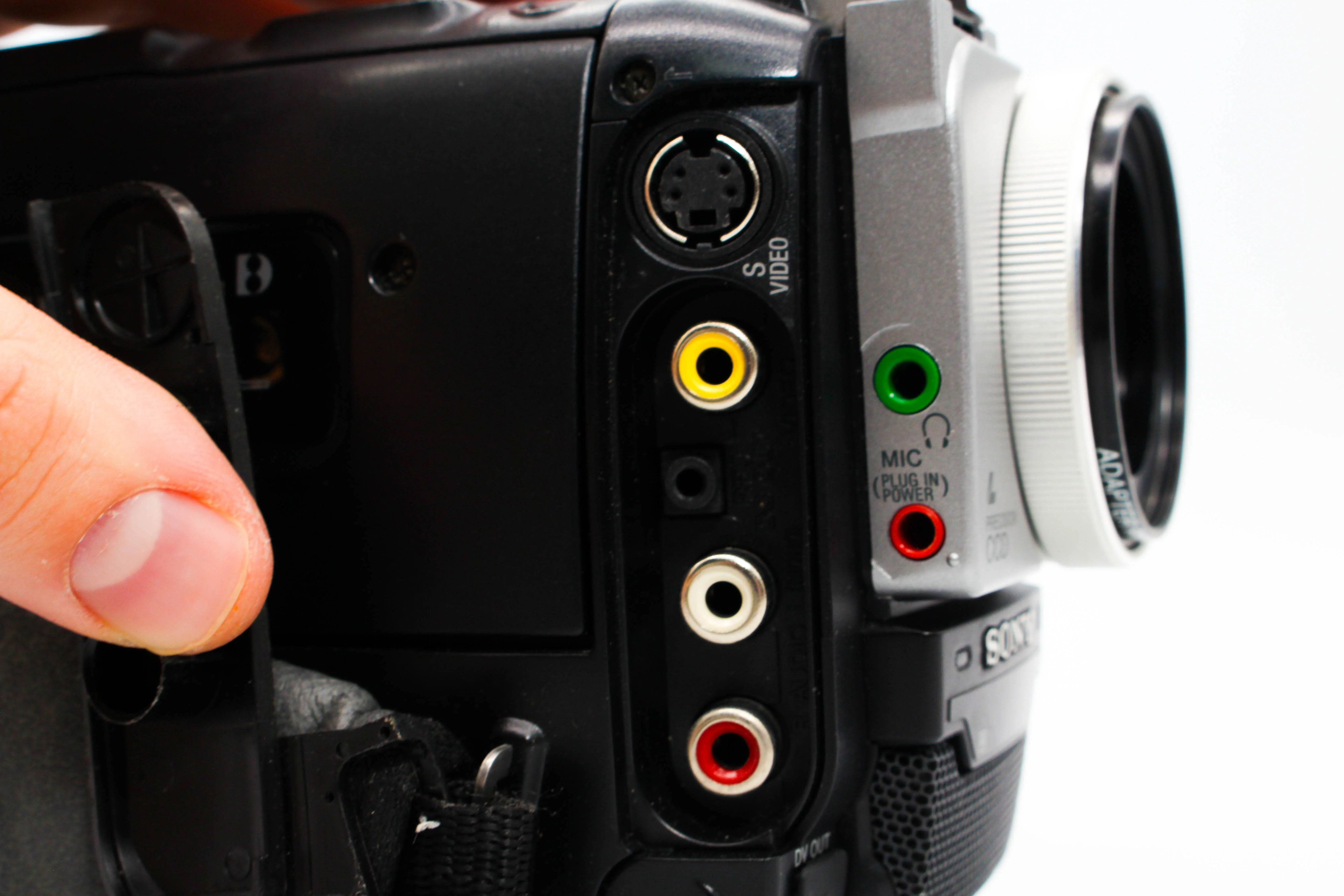 Sony DCR-TRV110E Digital8 Hi8 Video8 Handycam Camcorder Camera - Tested Bundle Excellent - Image 8