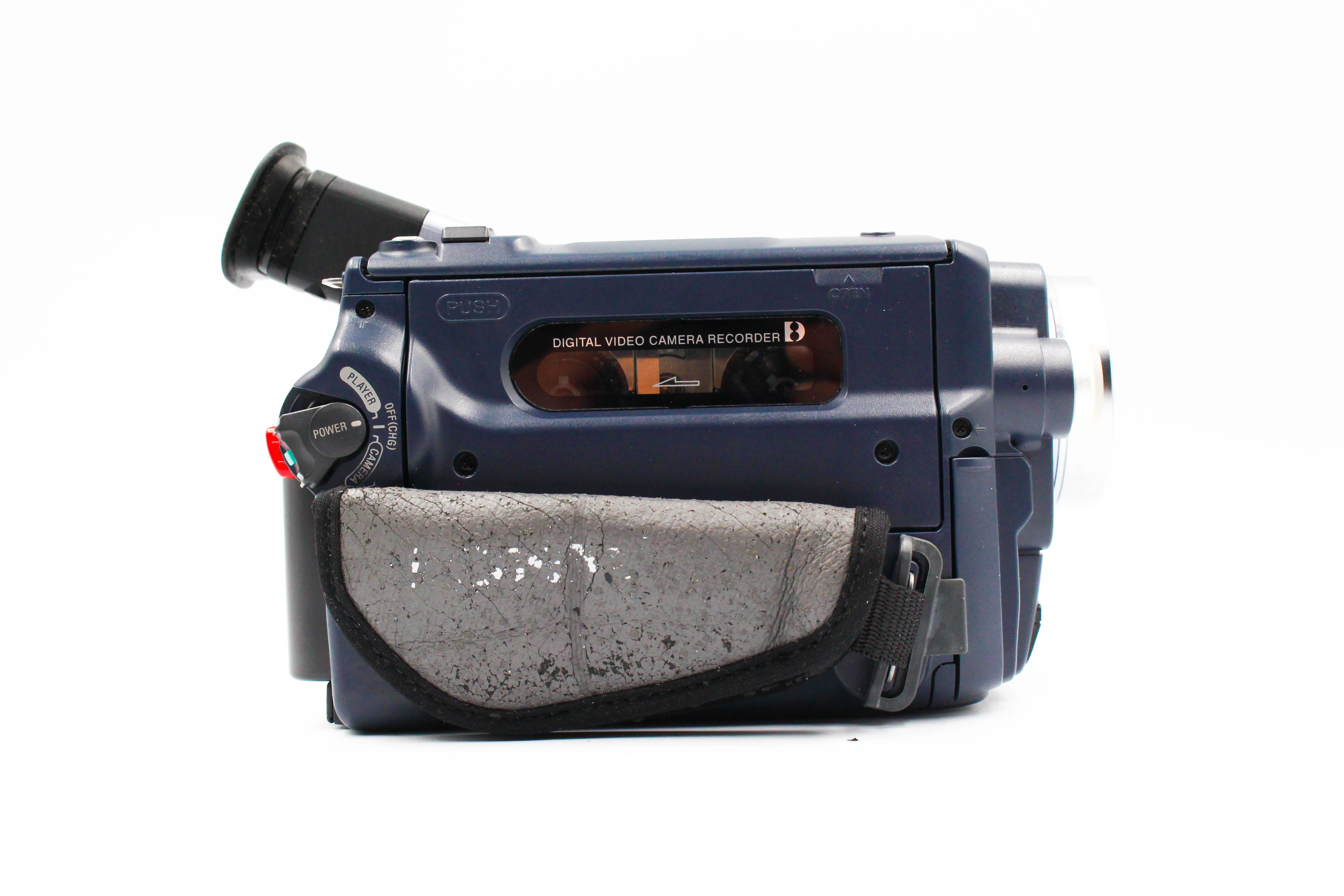 Sony DCR-TRV140E Digital8 Camcorder Digital Video Camera - Image 6