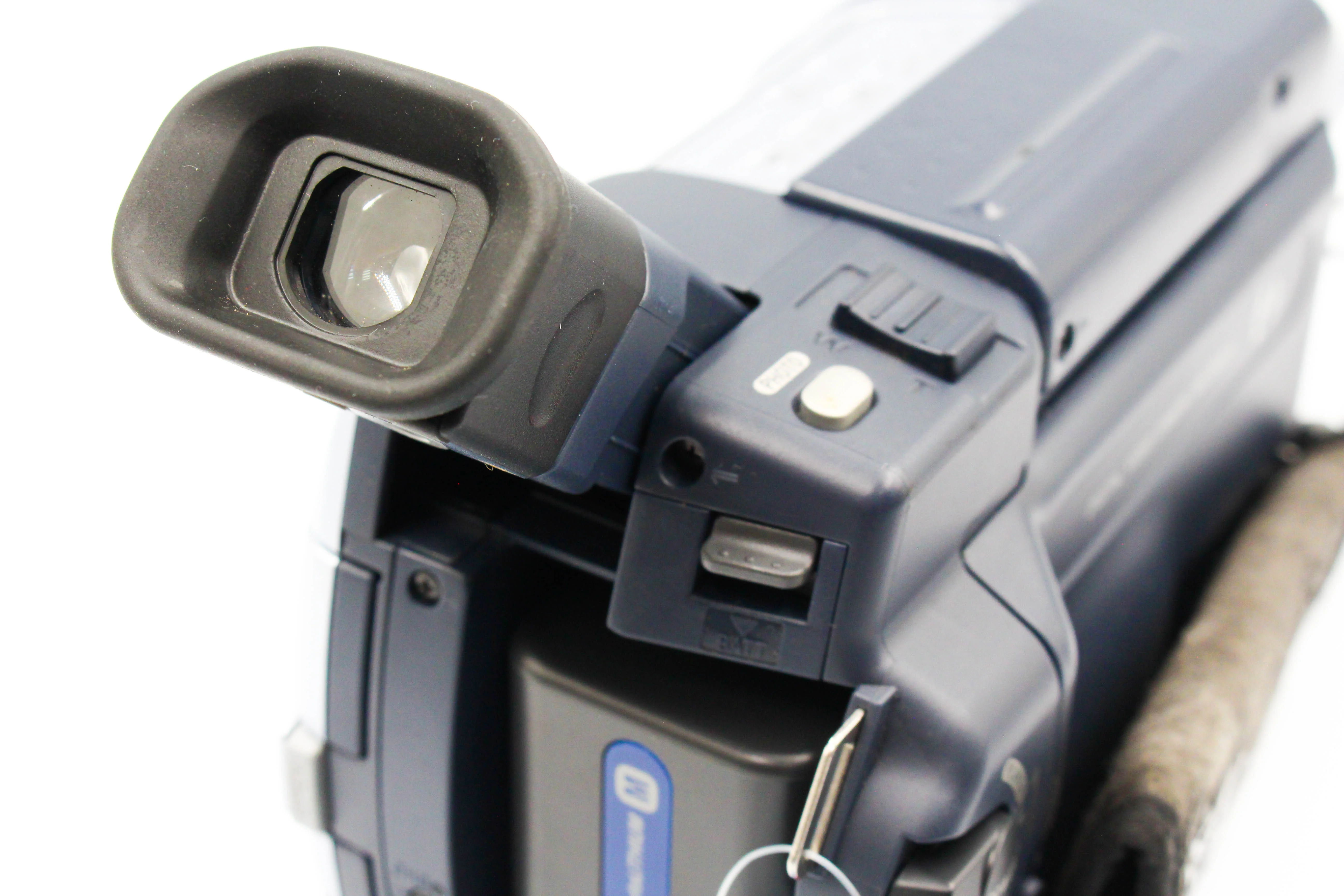 Sony DCR-TRV145E Digital8 Tape Camcorder Digital Video Camera (Tapeless Only) - Image 15