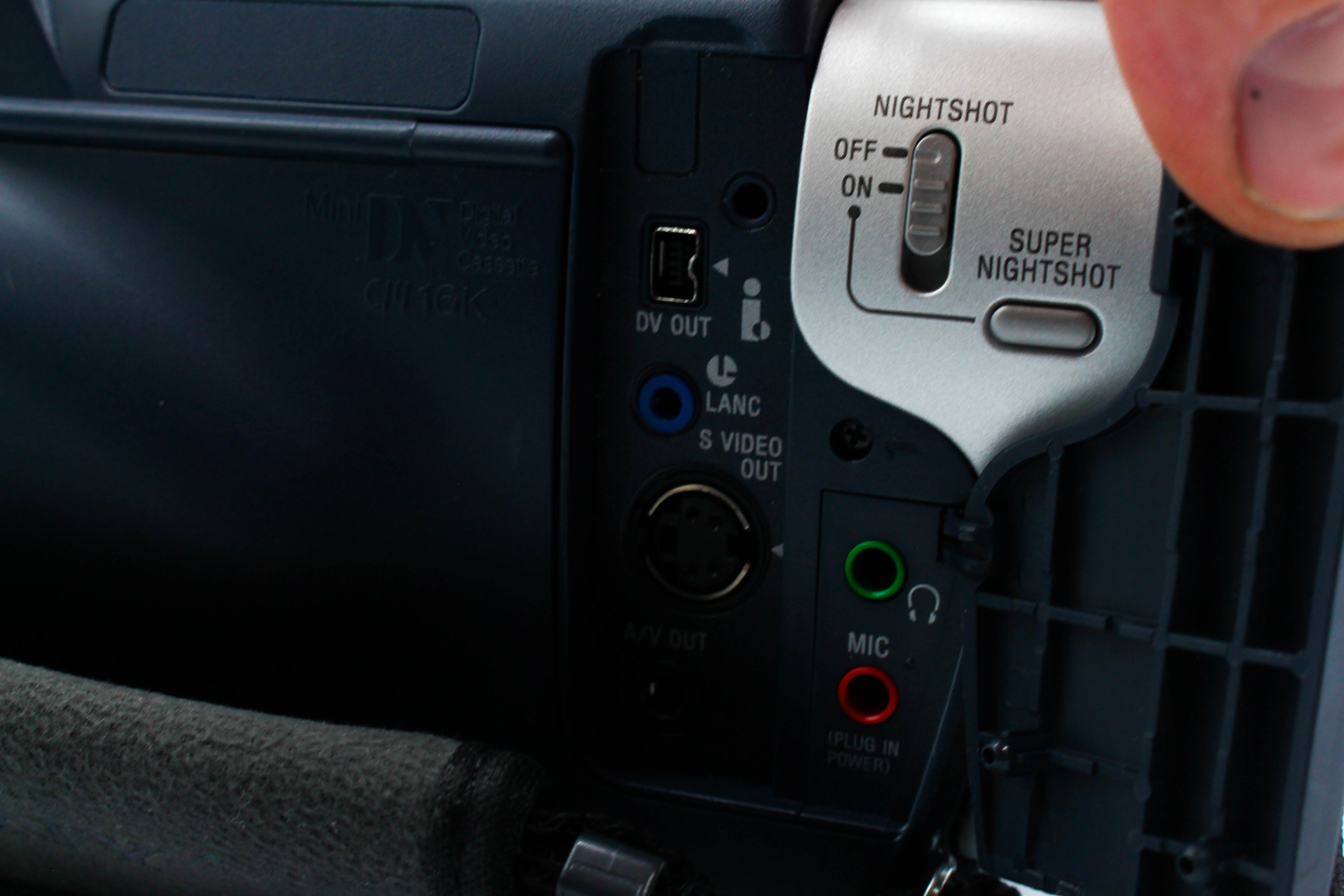 Sony DCR-TRV15E MiniDV Digital Video Handycam Camcorder Camera - Tested Bundle Excellent - Image 7