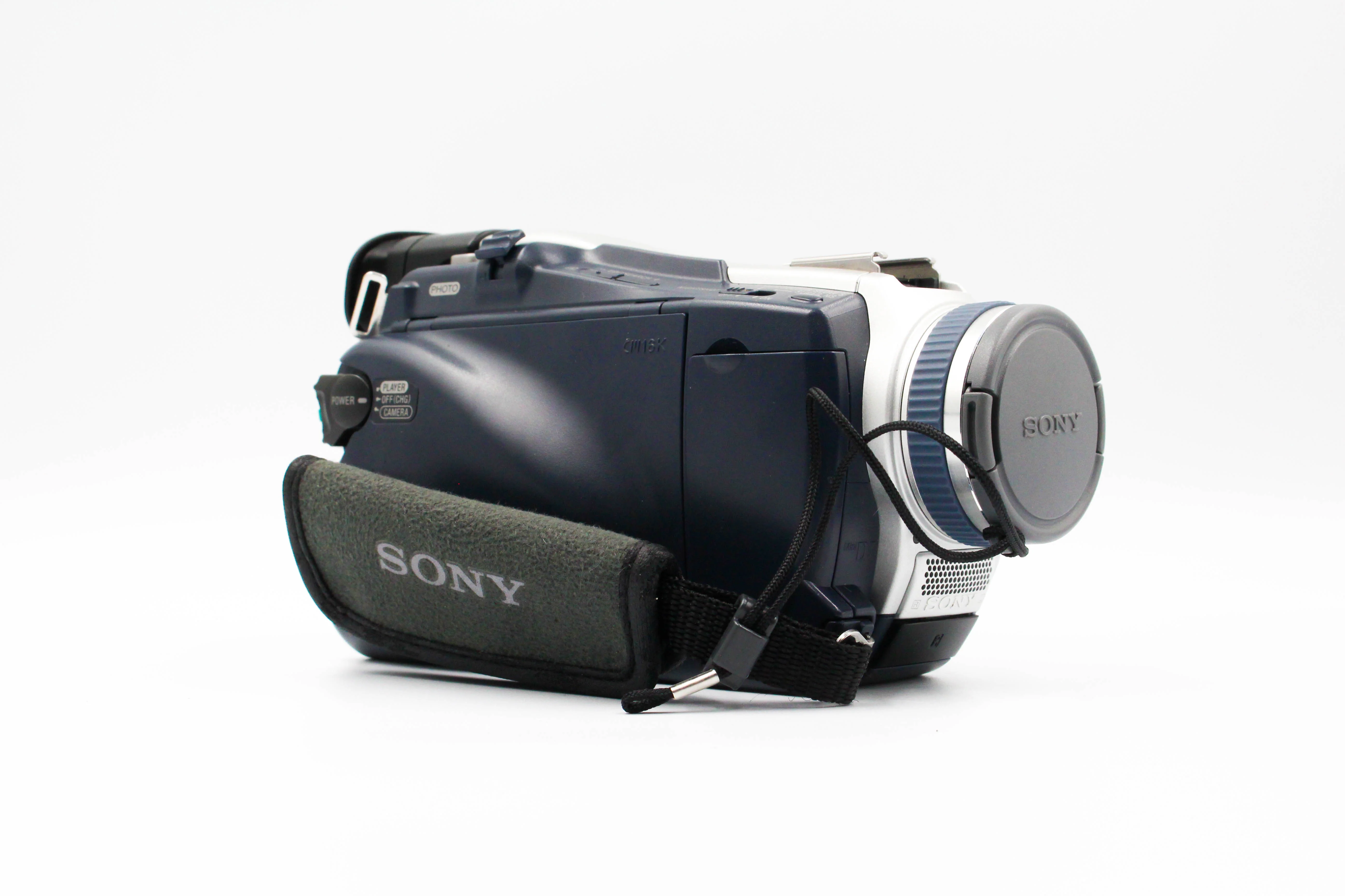 Sony DCR-TRV16E MiniDV Handycam Digital Video Camera Camcorder  - Tested Bundle - Image 4