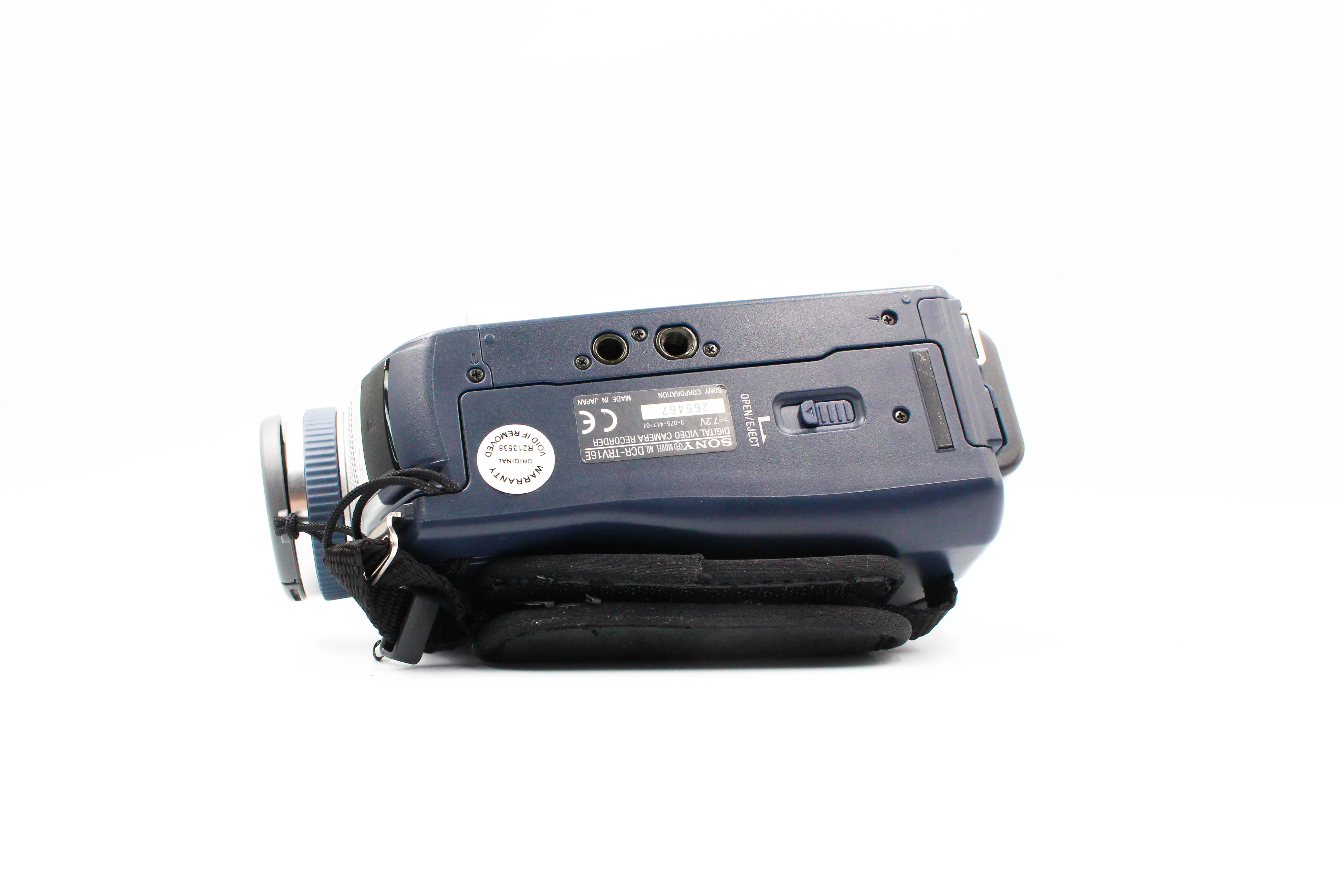 Sony DCR-TRV16E MiniDV Tape Retro Video Camera Camcorder - Image 7