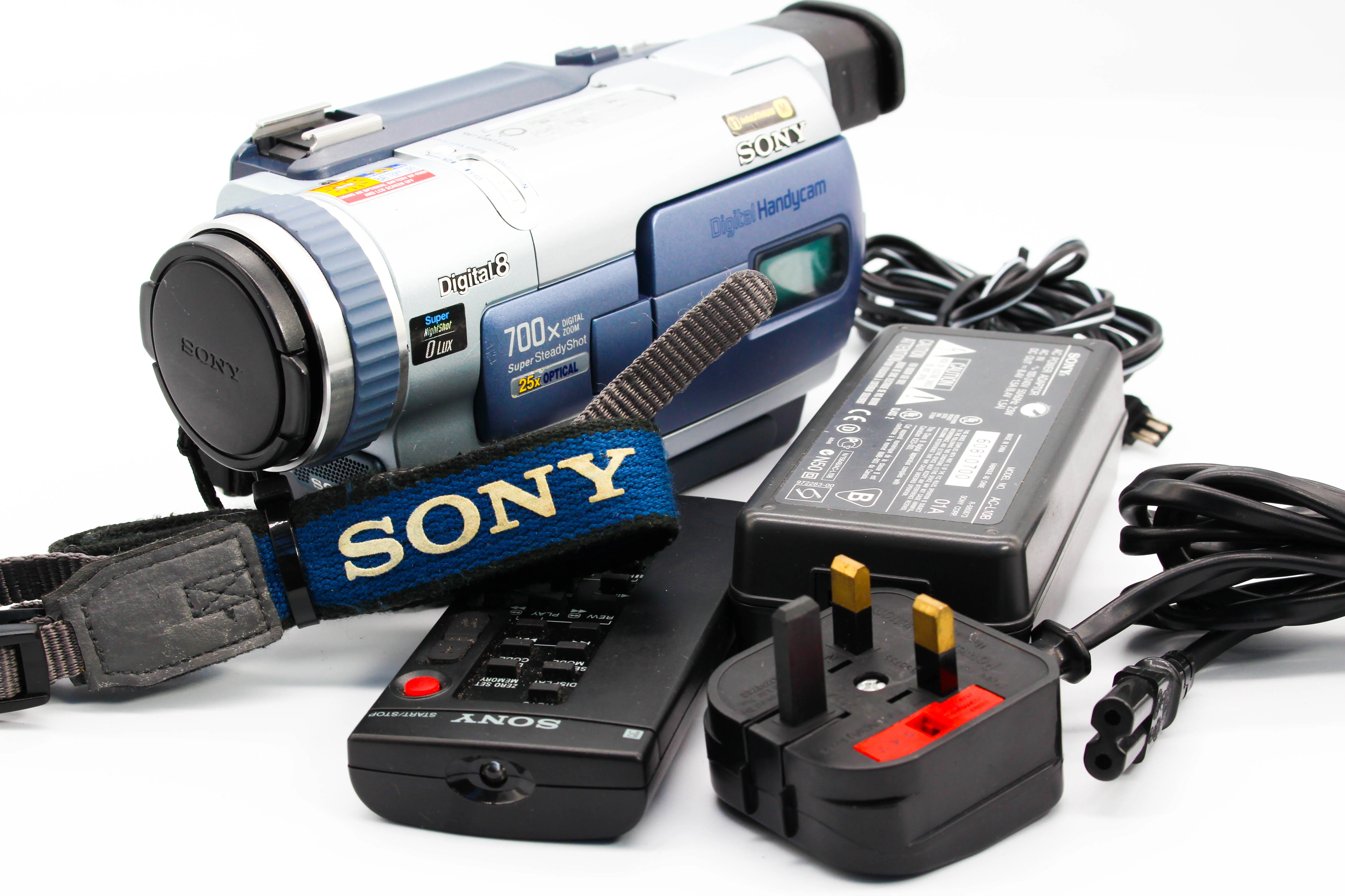 Sony DCR-TRV230E Digital8 Hi8 Video8 8mm Digital Video Handycam Camcorder Camera - Tested Bundle Excellent - Image 2