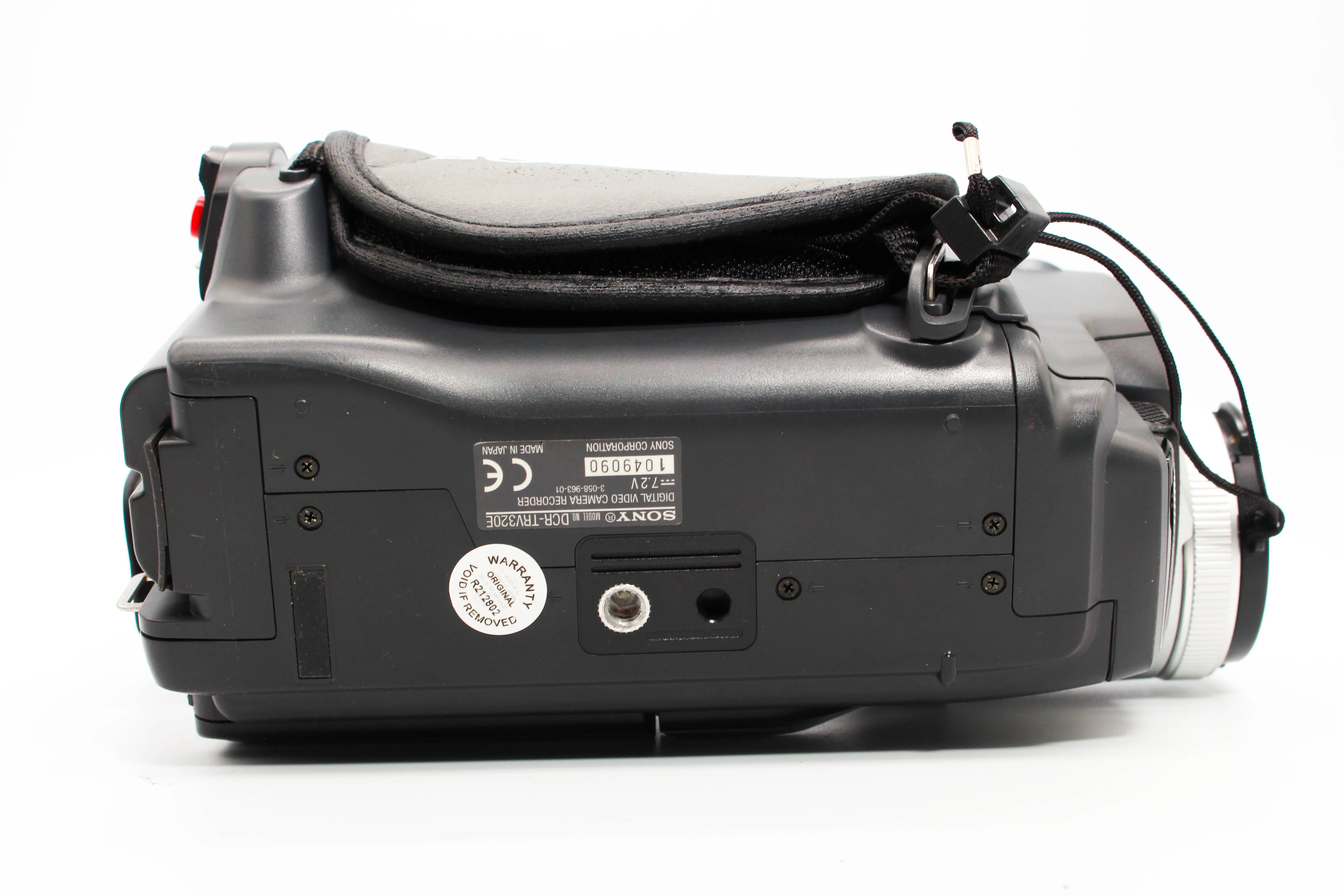 Sony DCR-TRV320E Digital8 Hi8 Video8 Handycam Camcorder Camera (Read) - Tested Bundle - Image 11