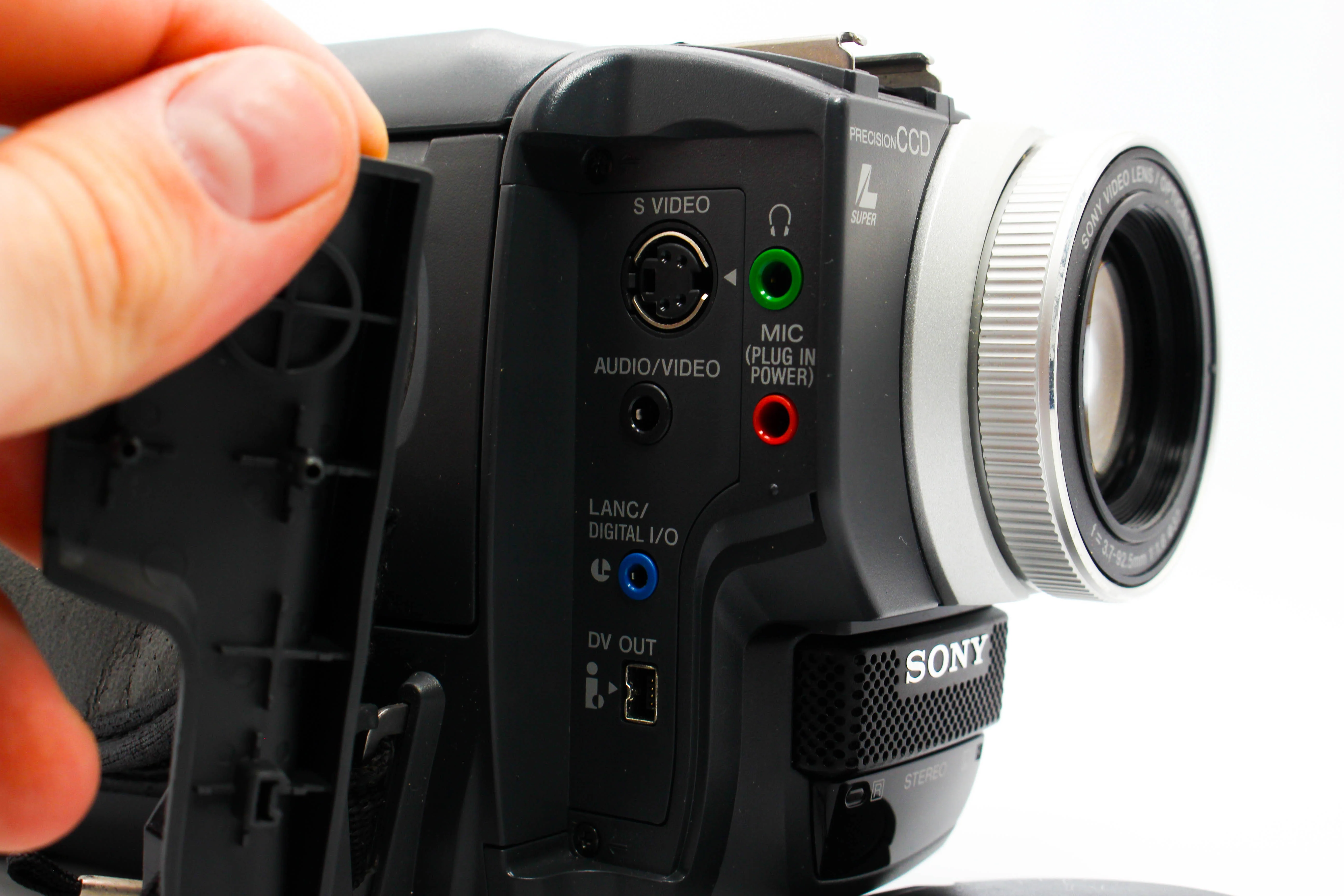 Sony DCR-TRV320E Digital8 Hi8 Video8 Handycam Camcorder Camera (Read) - Tested Bundle - Image 9