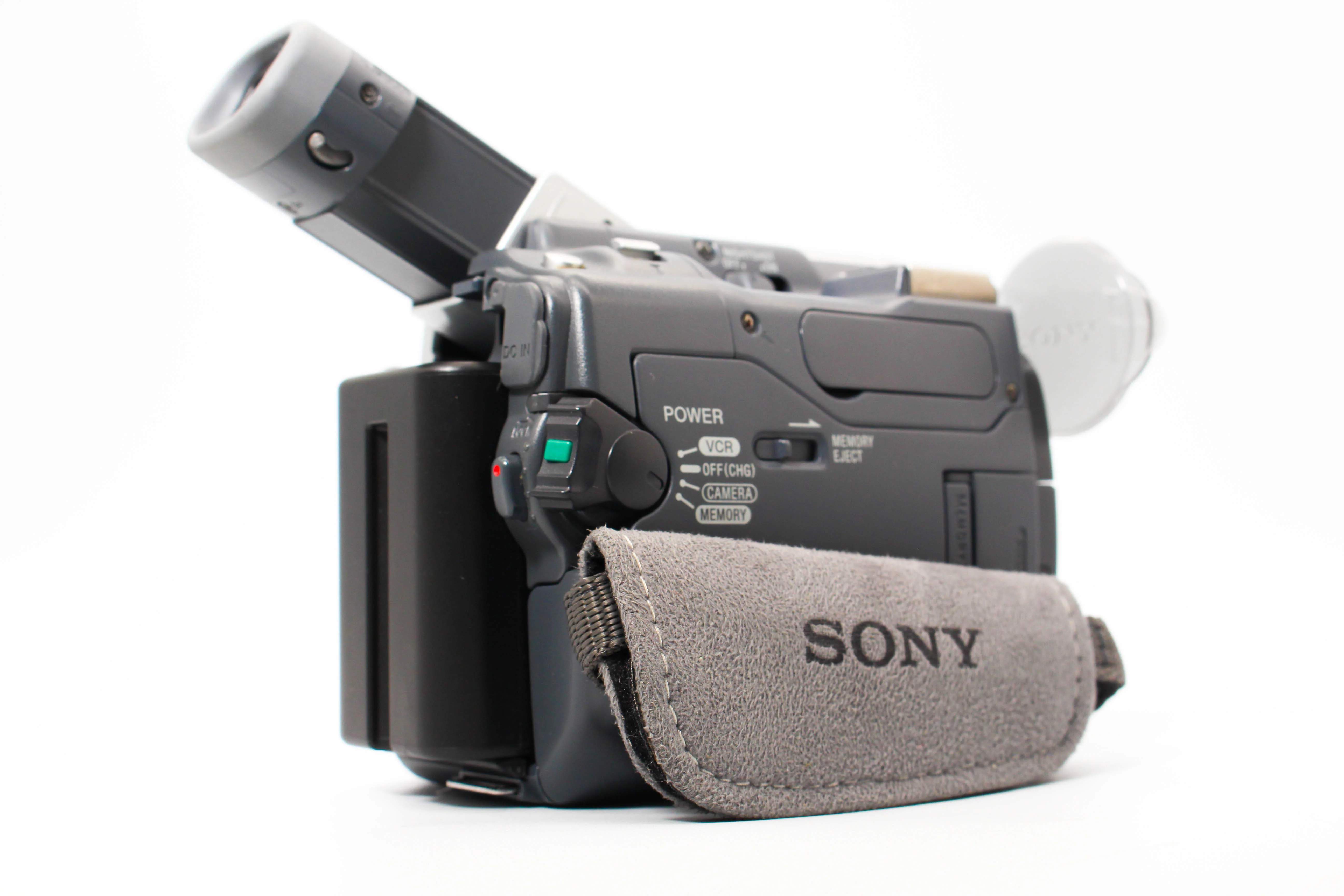 Sony DCR-TRV33E MiniDV Handycam Digital Video Camcorder Camera - Tested Bundle Excellent Mint - Image 4