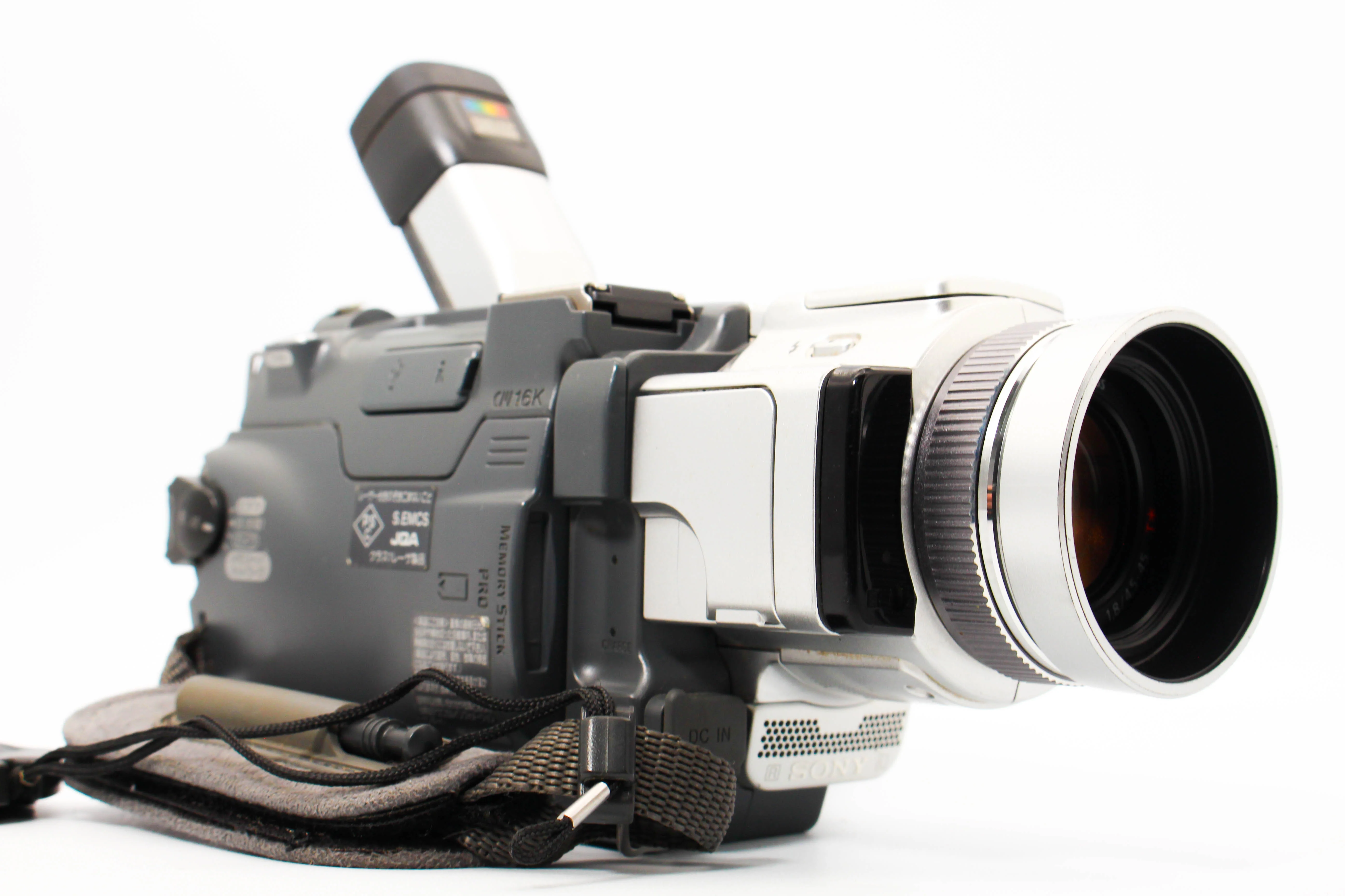 Sony DCR-TRV70 NTSC MiniDV Handycam Camcorder Digital Video Camera (Read) - Tested Bundle - Image 3