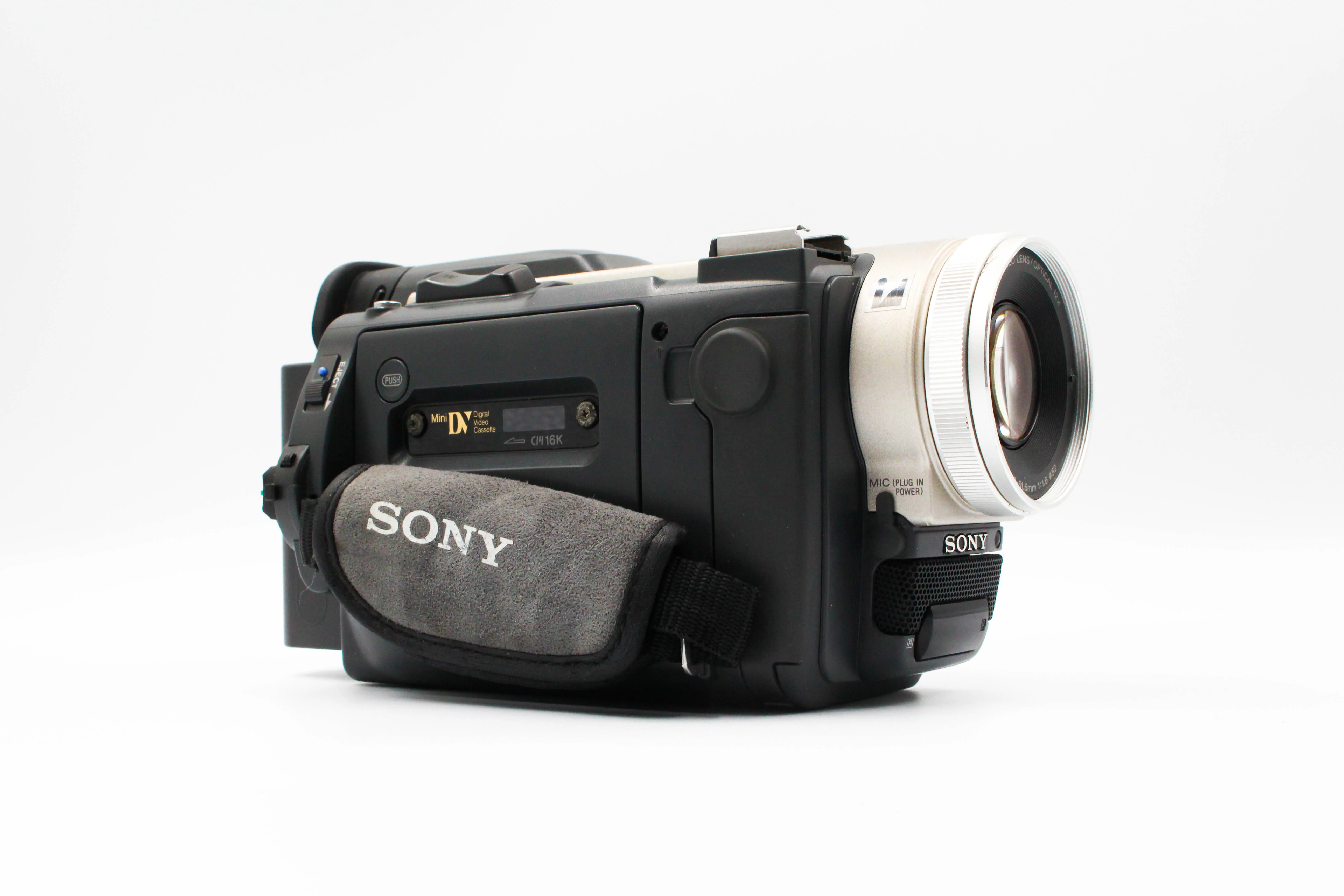 Sony DCR-TRV900E MiniDV Handycam Digital Camera Camcorder (For Parts) - Tested Bundle - Image 3