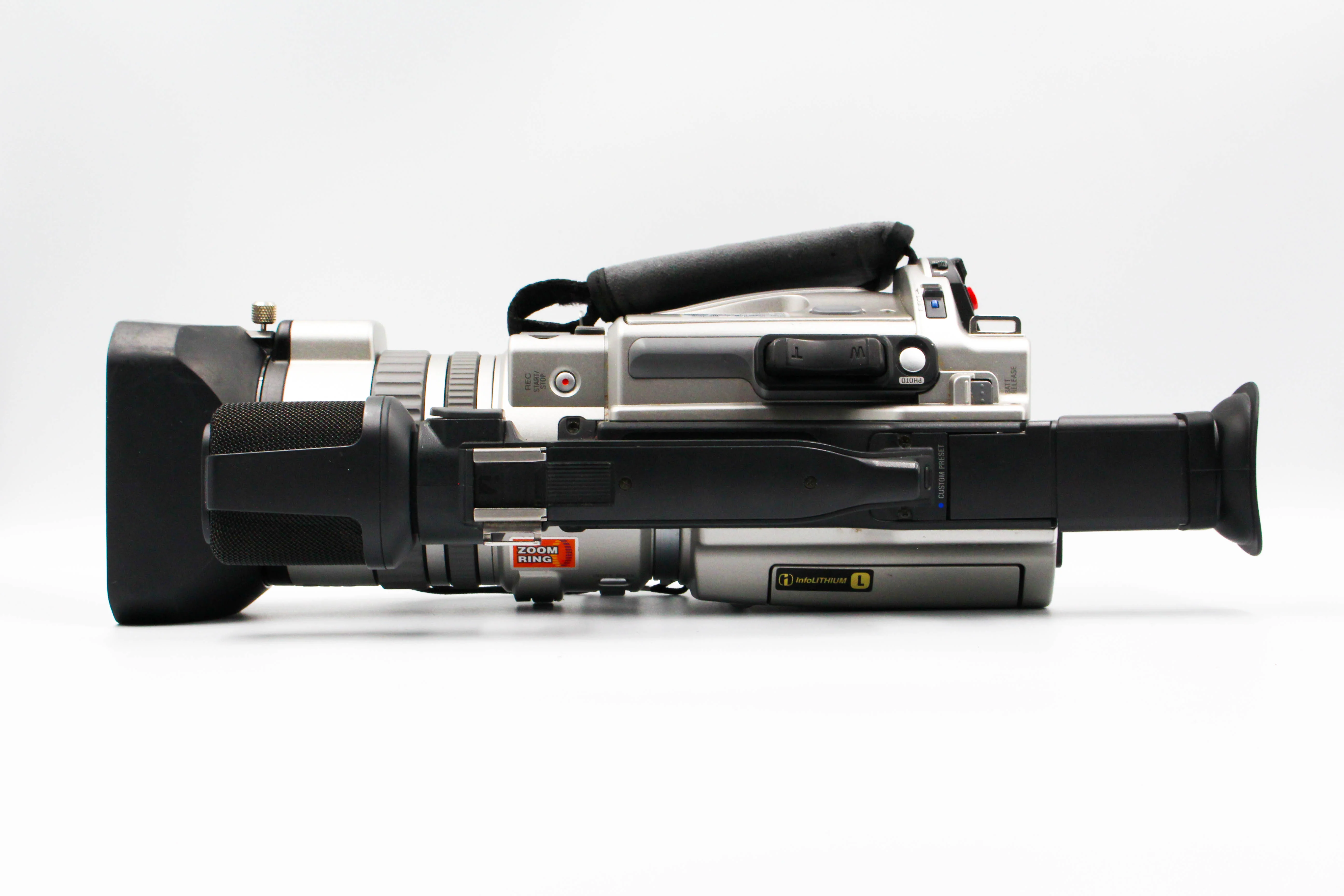 Sony DCR-VX2000E MiniDV Digital Video Camera Camcorder - Image 6