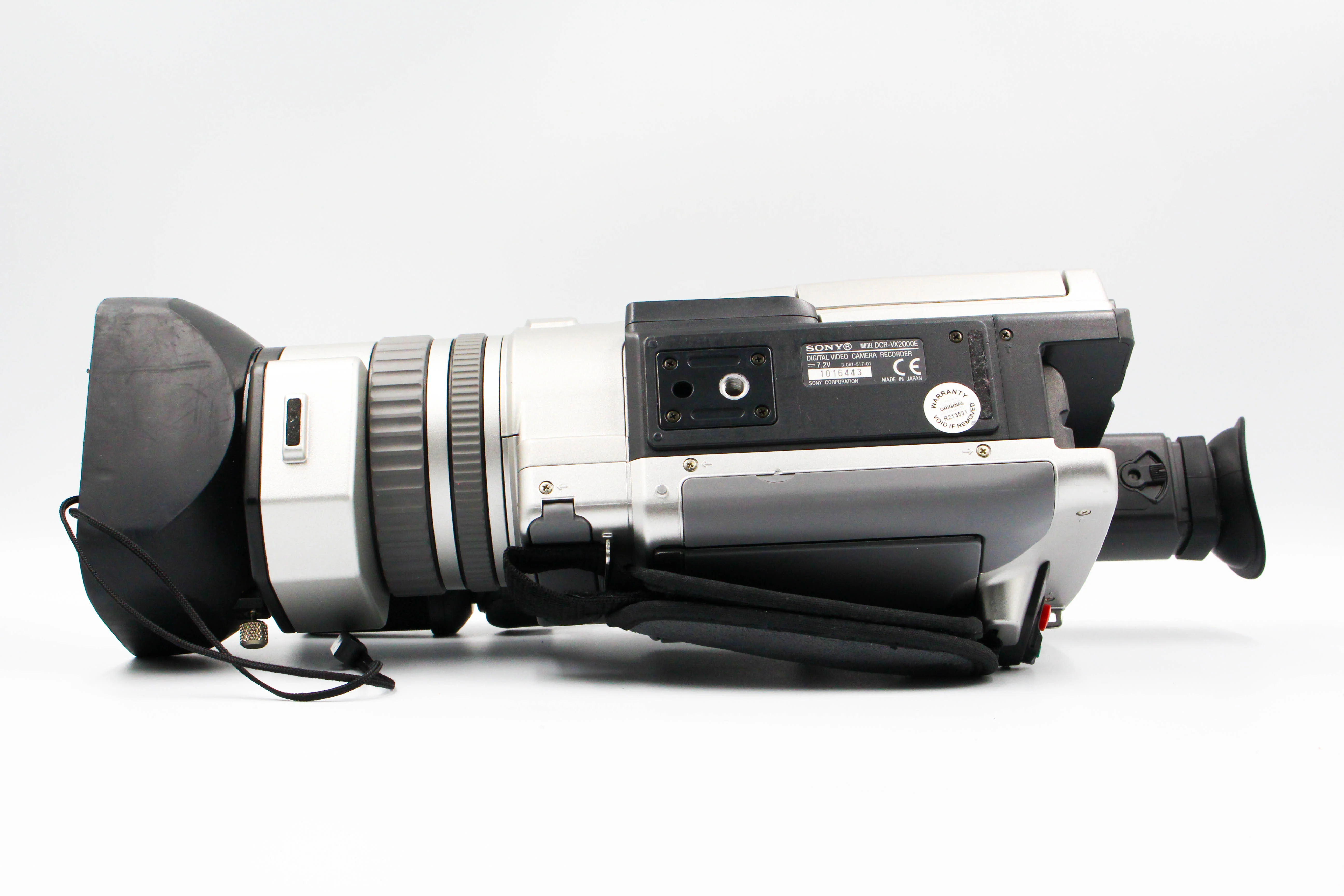 Sony DCR-VX2000E MiniDV Digital Video Camera Camcorder - Image 7