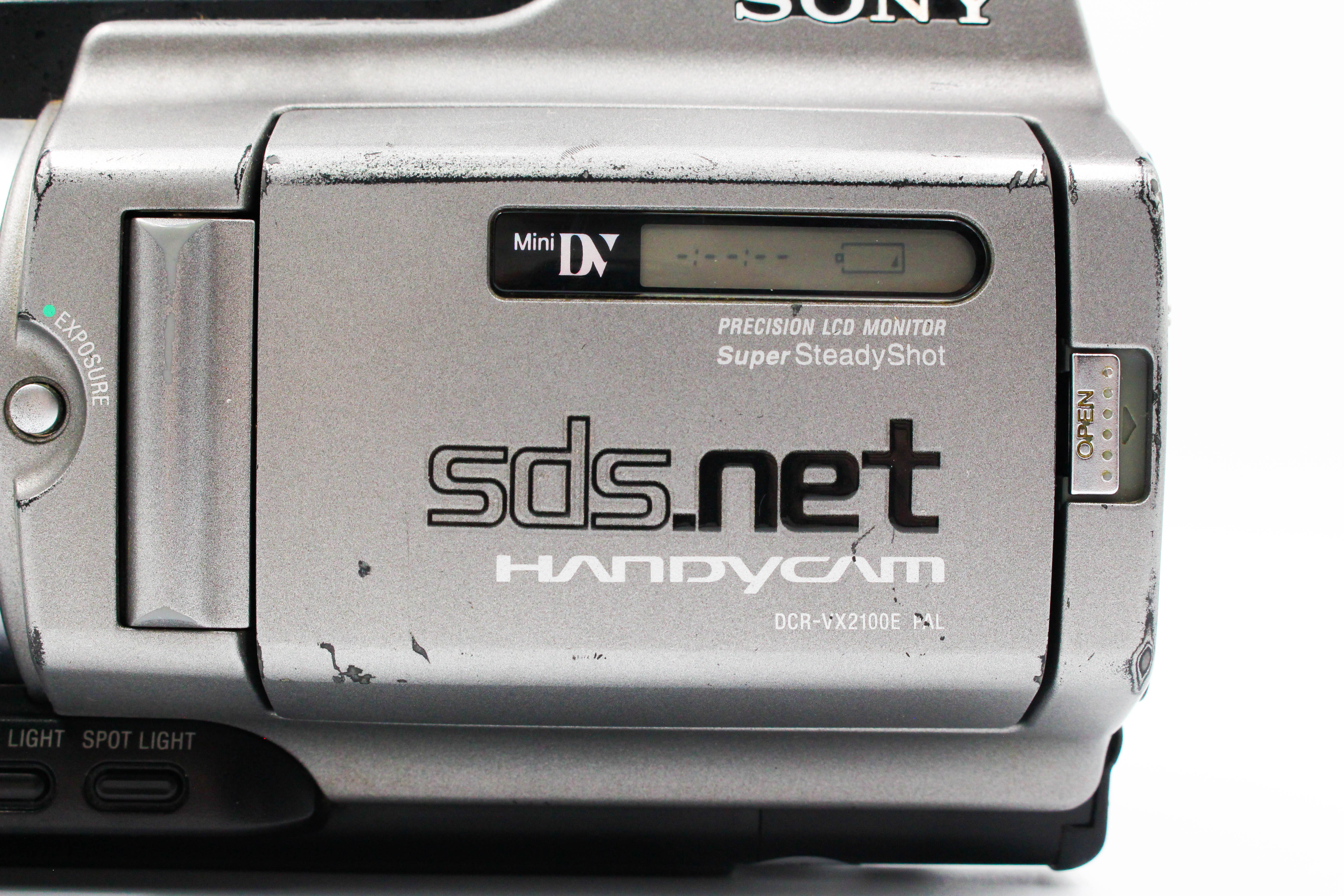 Sony DCR-VX2100E MiniDV Handycam Digital Video Camera Camcorder - Image 7