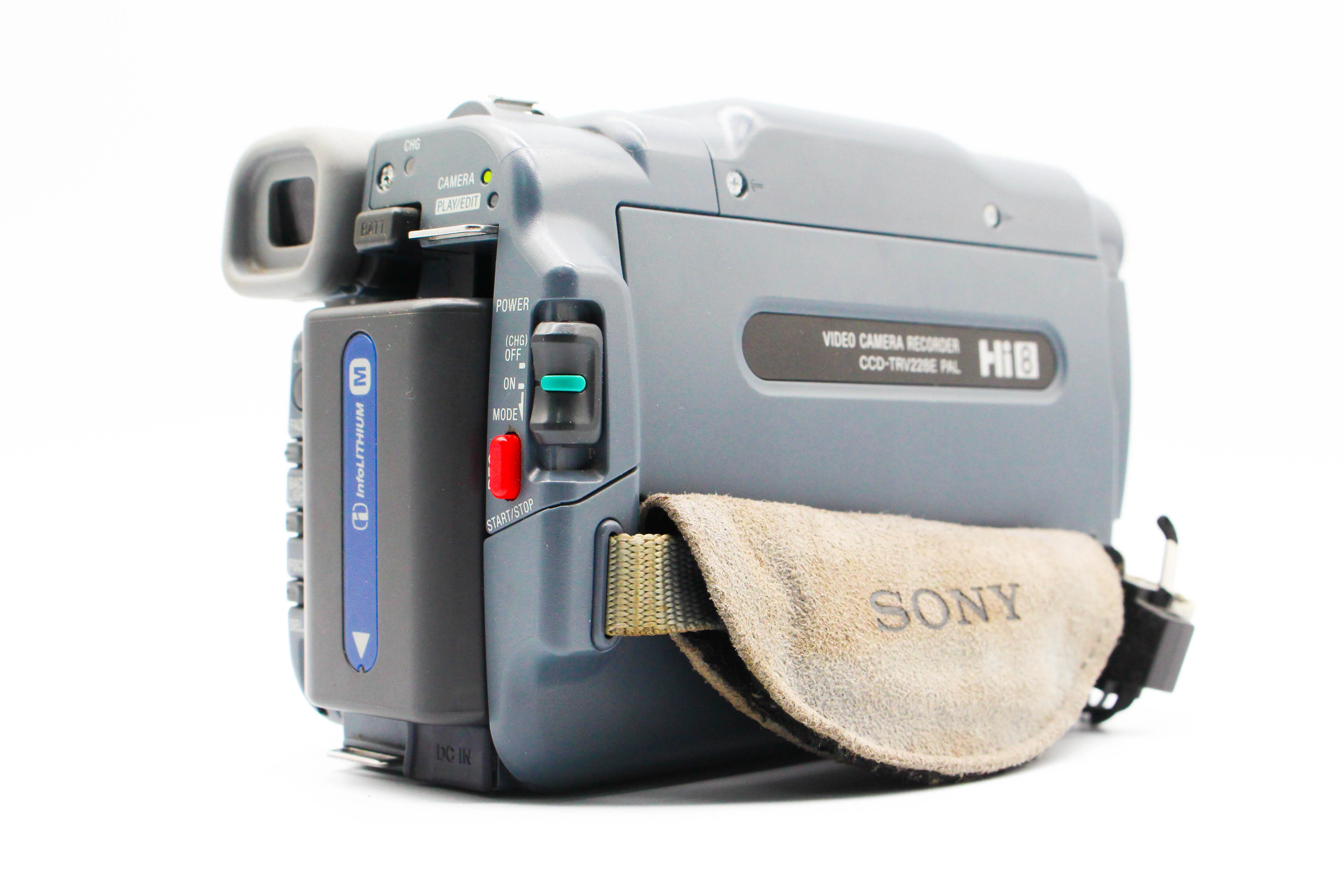 Sony CCD-TRV228E Hi8 Analog Camcorder Handycam Video Camera - Tested Bundle - Image 5